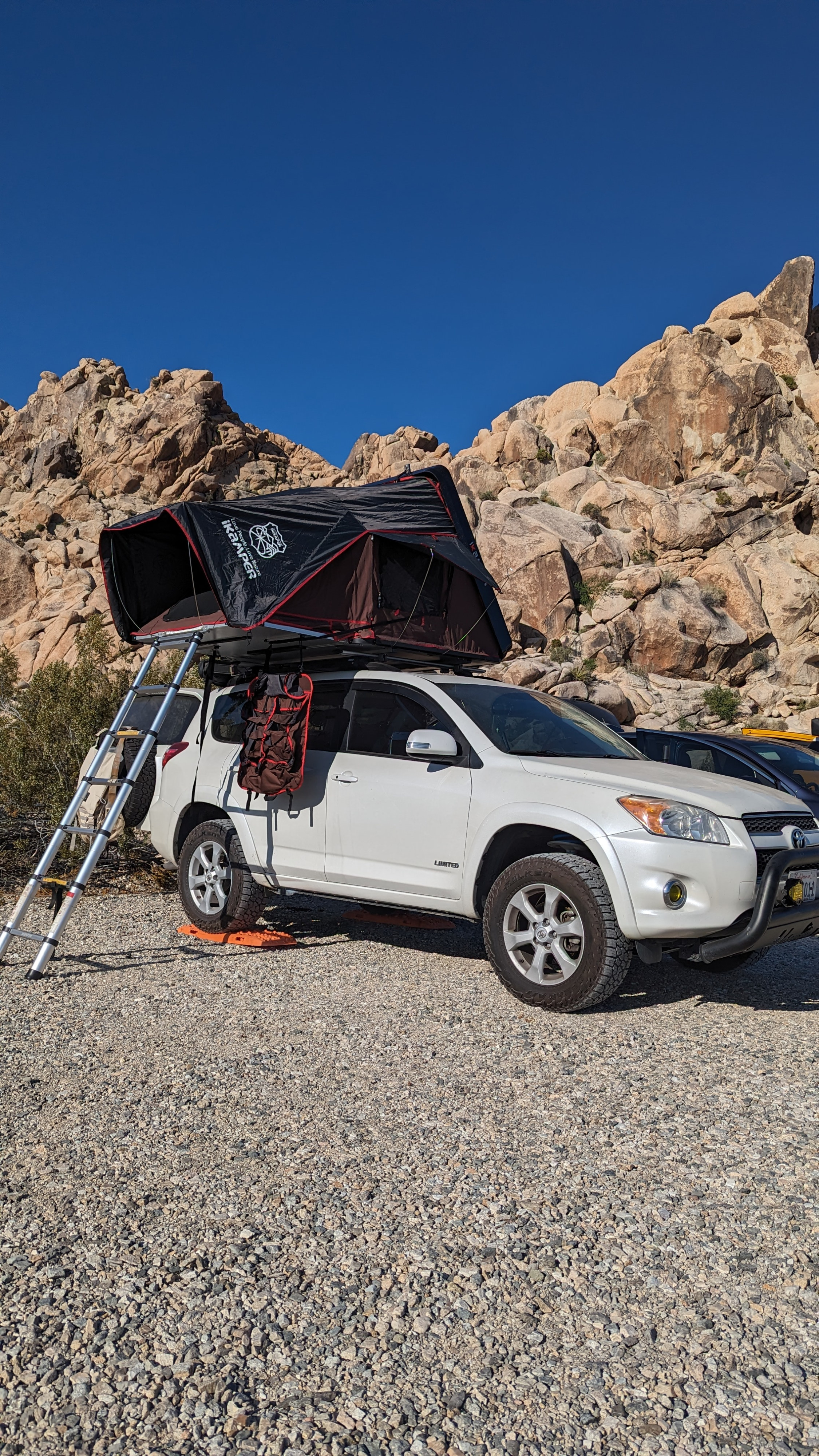 fully RTT extends. Toyota Rav4 V6 Limited 4WD & RTT 2012