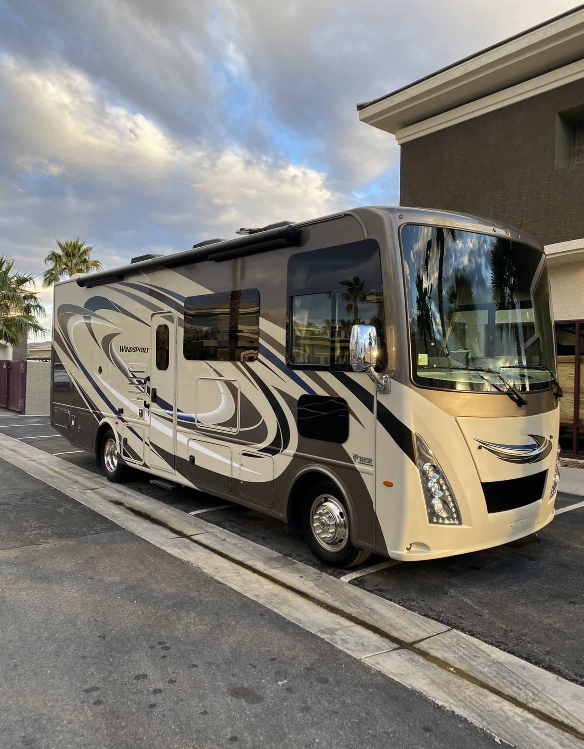 2019 Thor Windsport 30' Class A for your next Adventure!