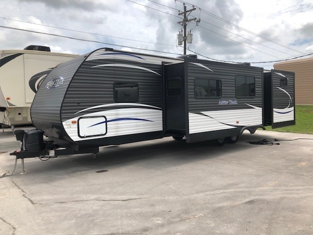 Travel trailer RV Rental 