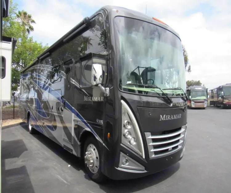 East FL: 2022 Thor Miramar-Master Suite, 2 Full Baths & Bunk Bed