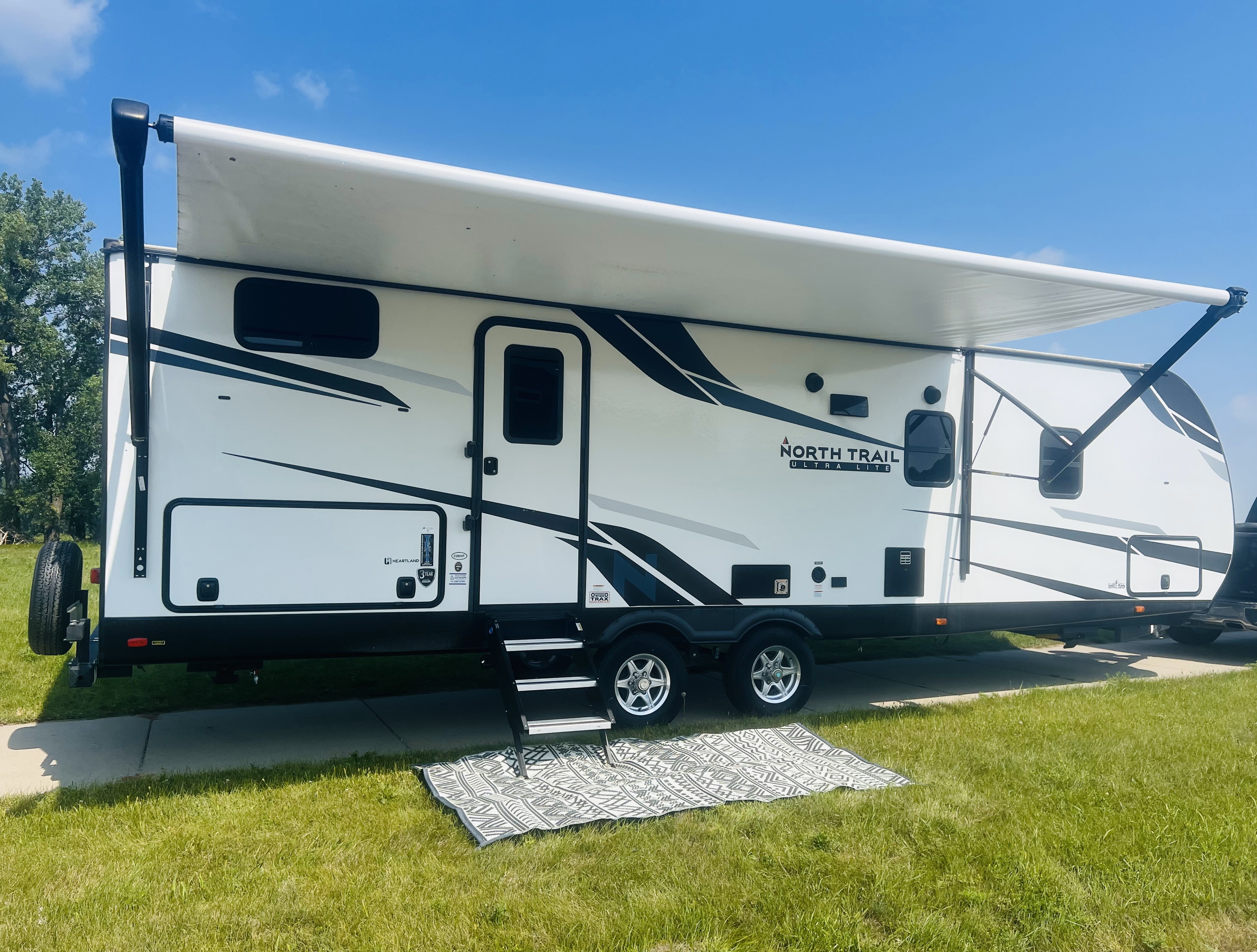 2022 33ft Heartland RV Travel Trailer with King Bed