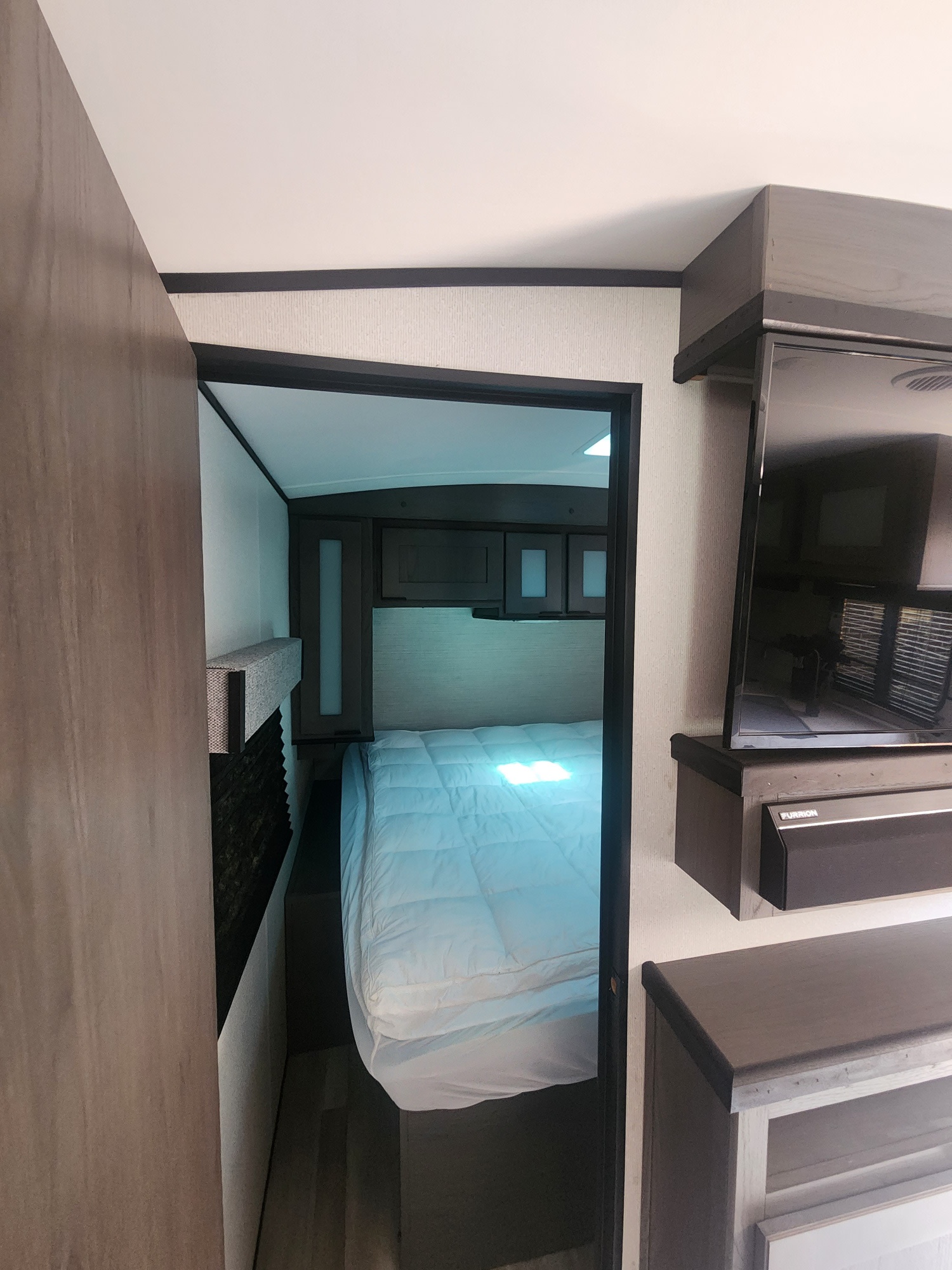 Master with king bed.. Cruiser RV MPG Ultra Lite 2021