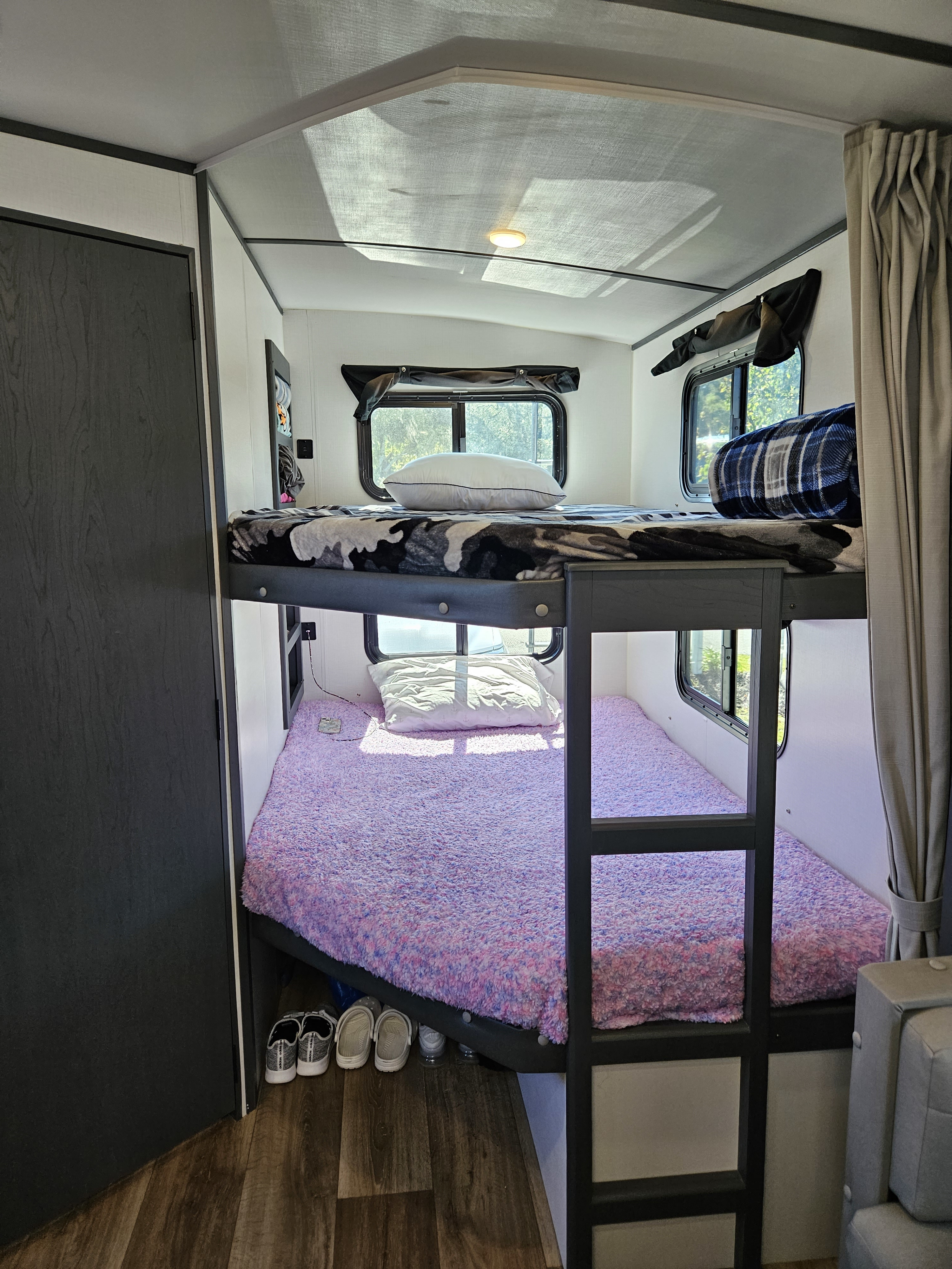 Keystone Bullet 250BHS 2023