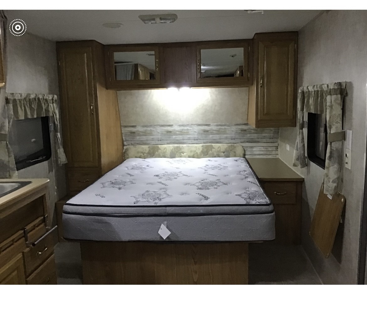 RV rental bedroom. Fleetwood Wilderness 2006