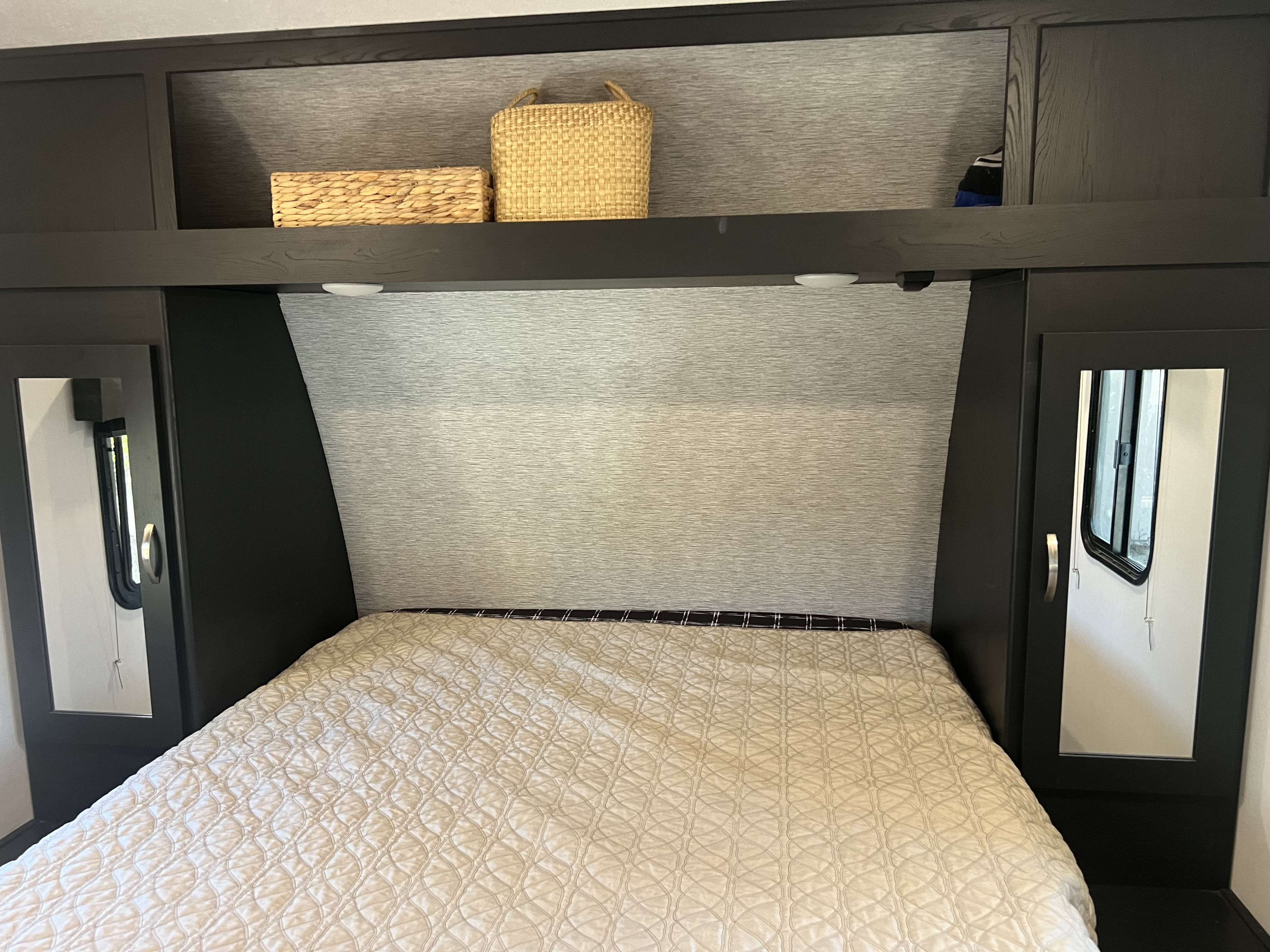 Forest River Coachmen Freedom Express Select 2022