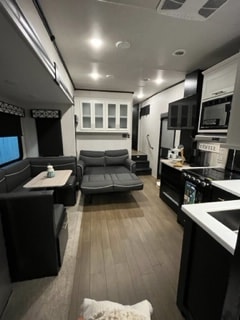 2022 WILDCAT fifth wheel- Delivery only