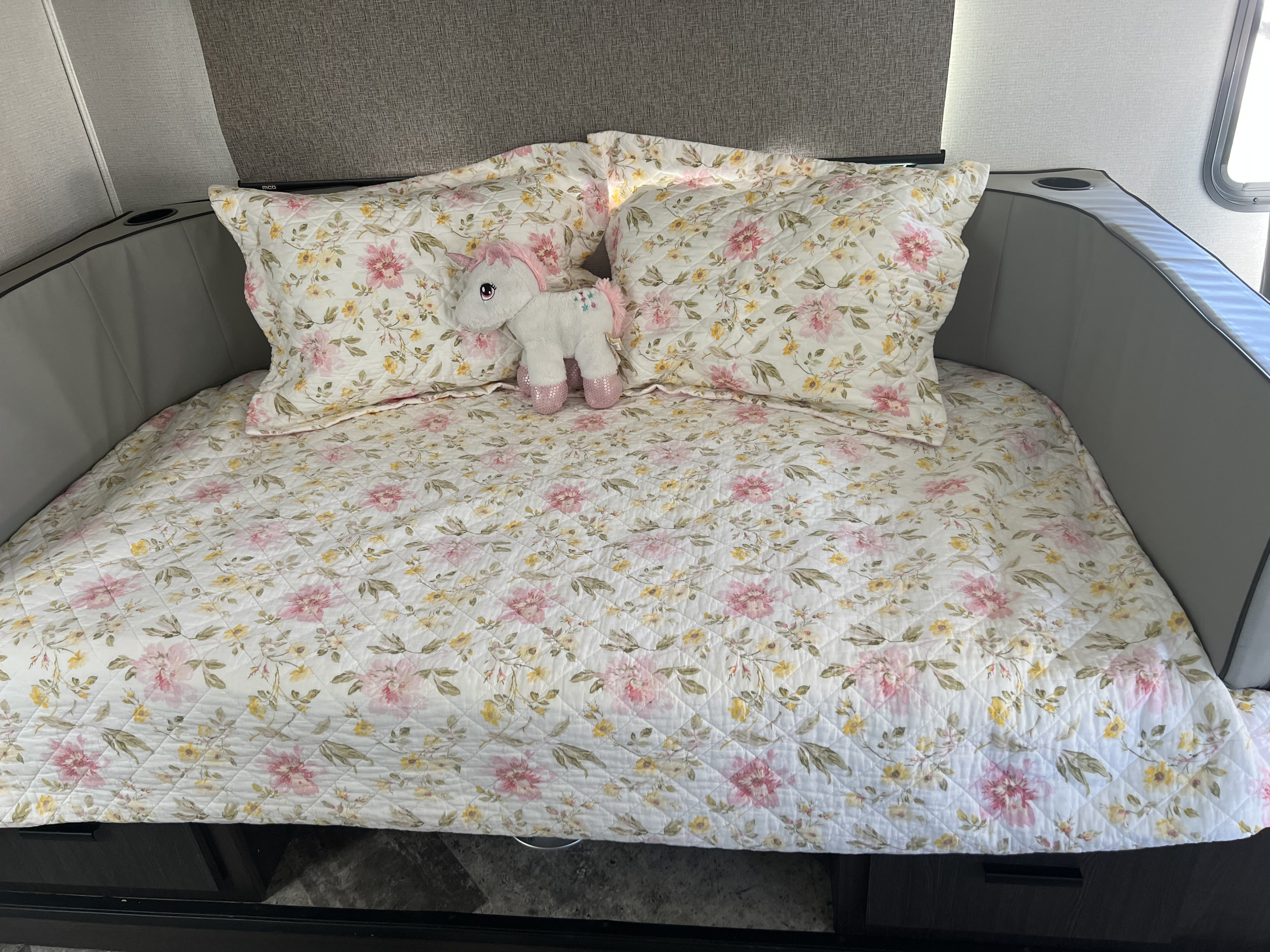 Dining area turns into a full bed!. Forester Classic 2021