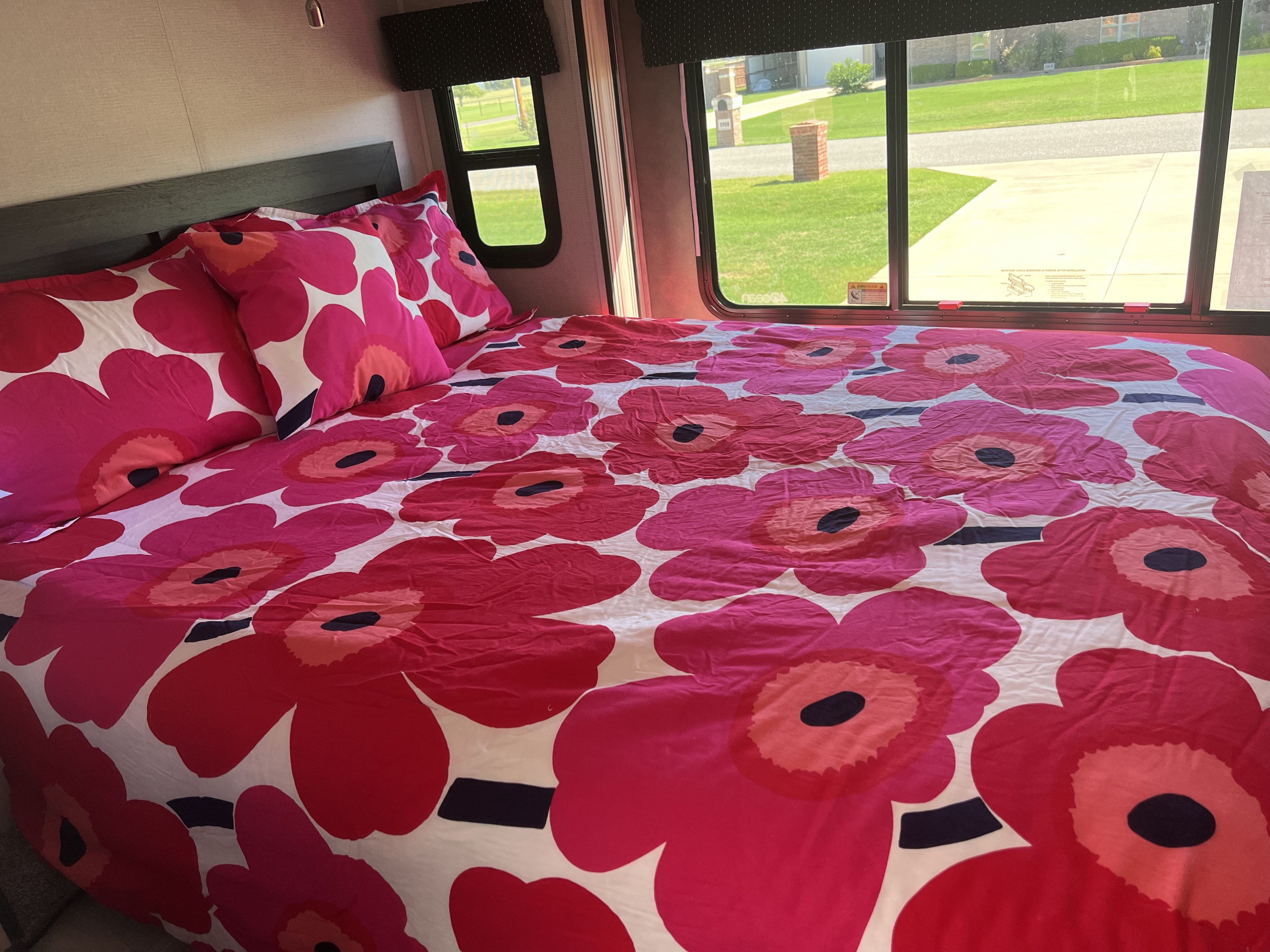 Queen size bed. Forester Classic 2021