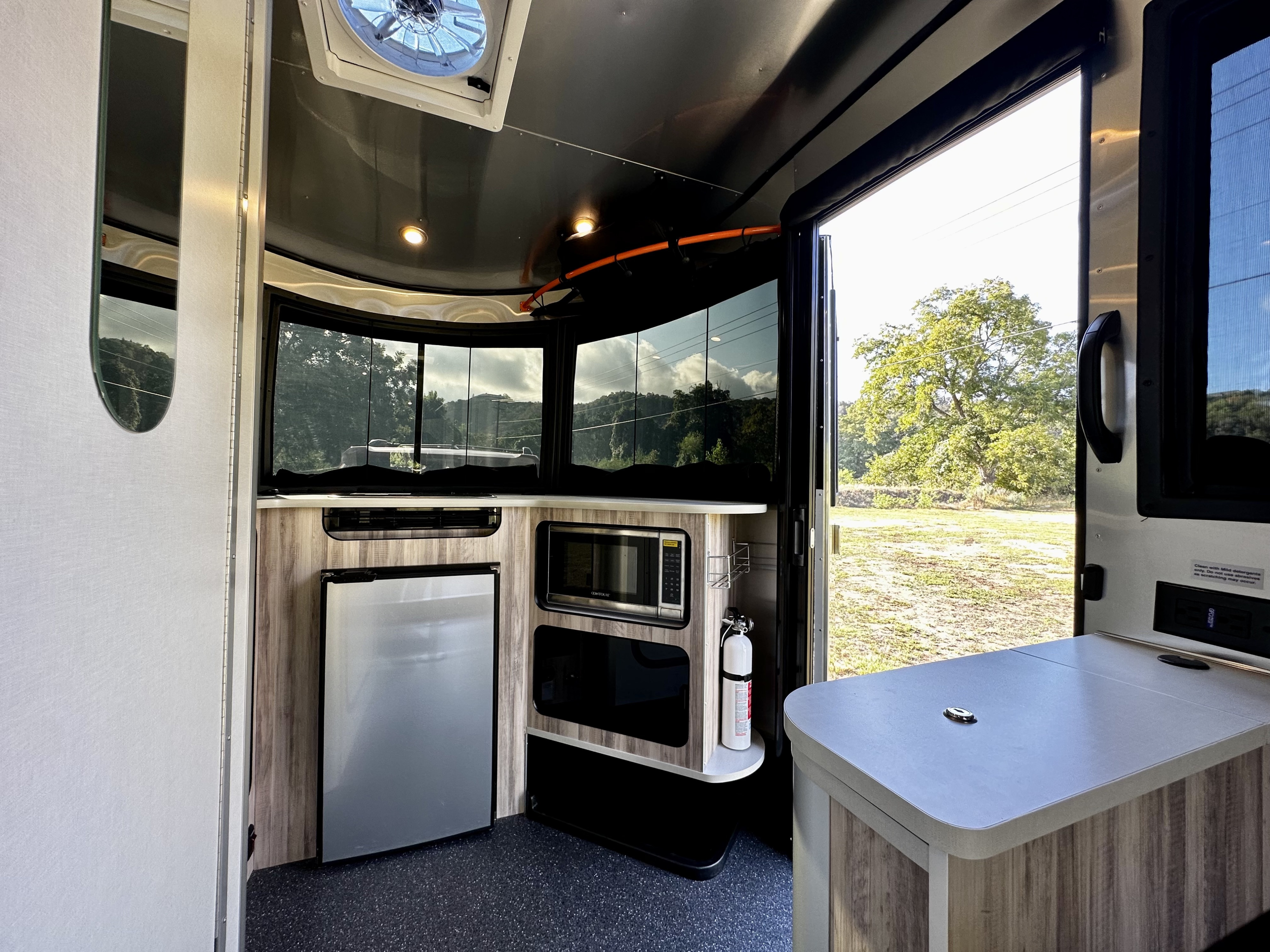 Travel trailer RV Rental 