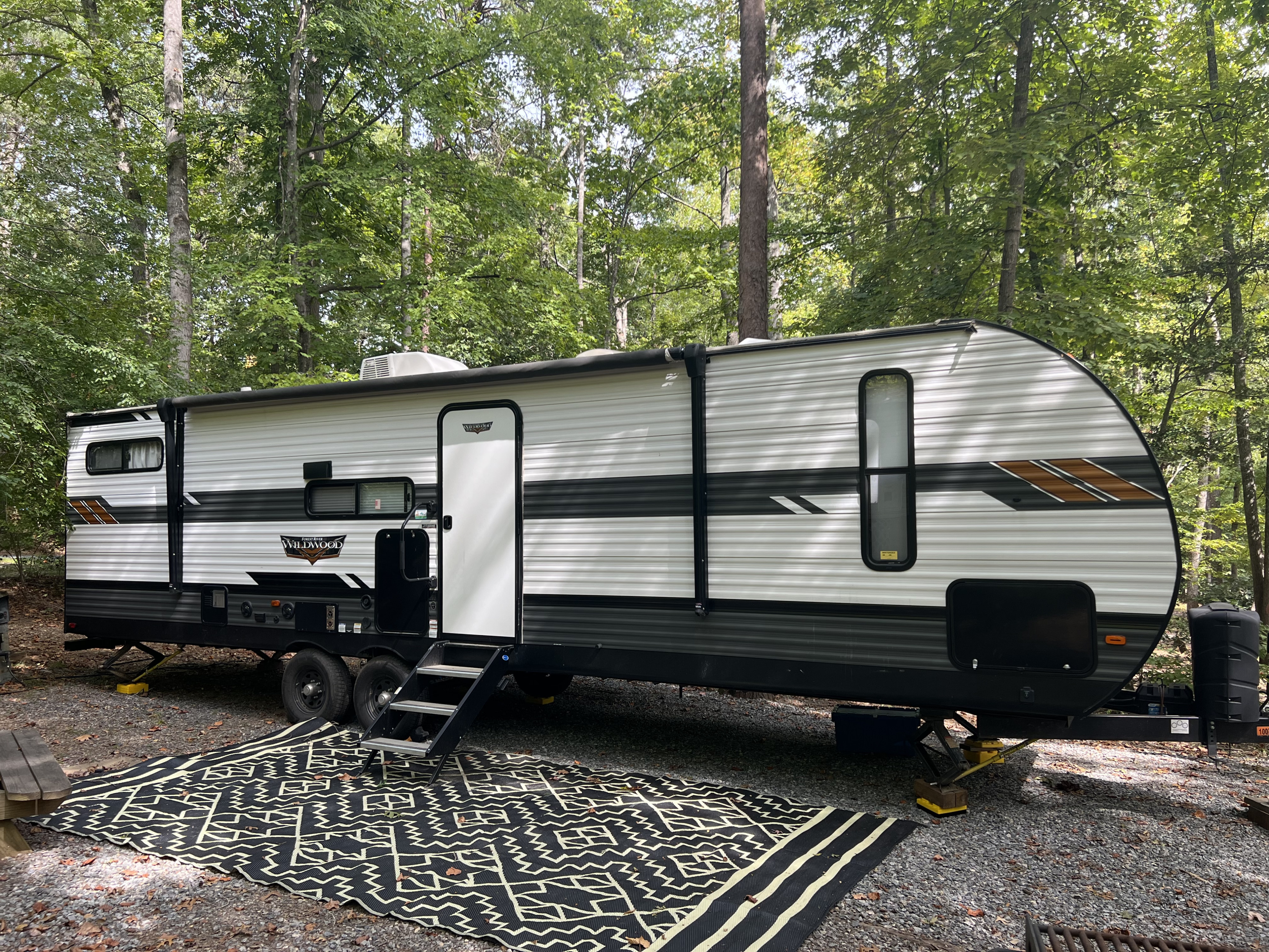 The Wildwood Roamer - 2 bedroom - Pet & Race friendly - Delivery Only