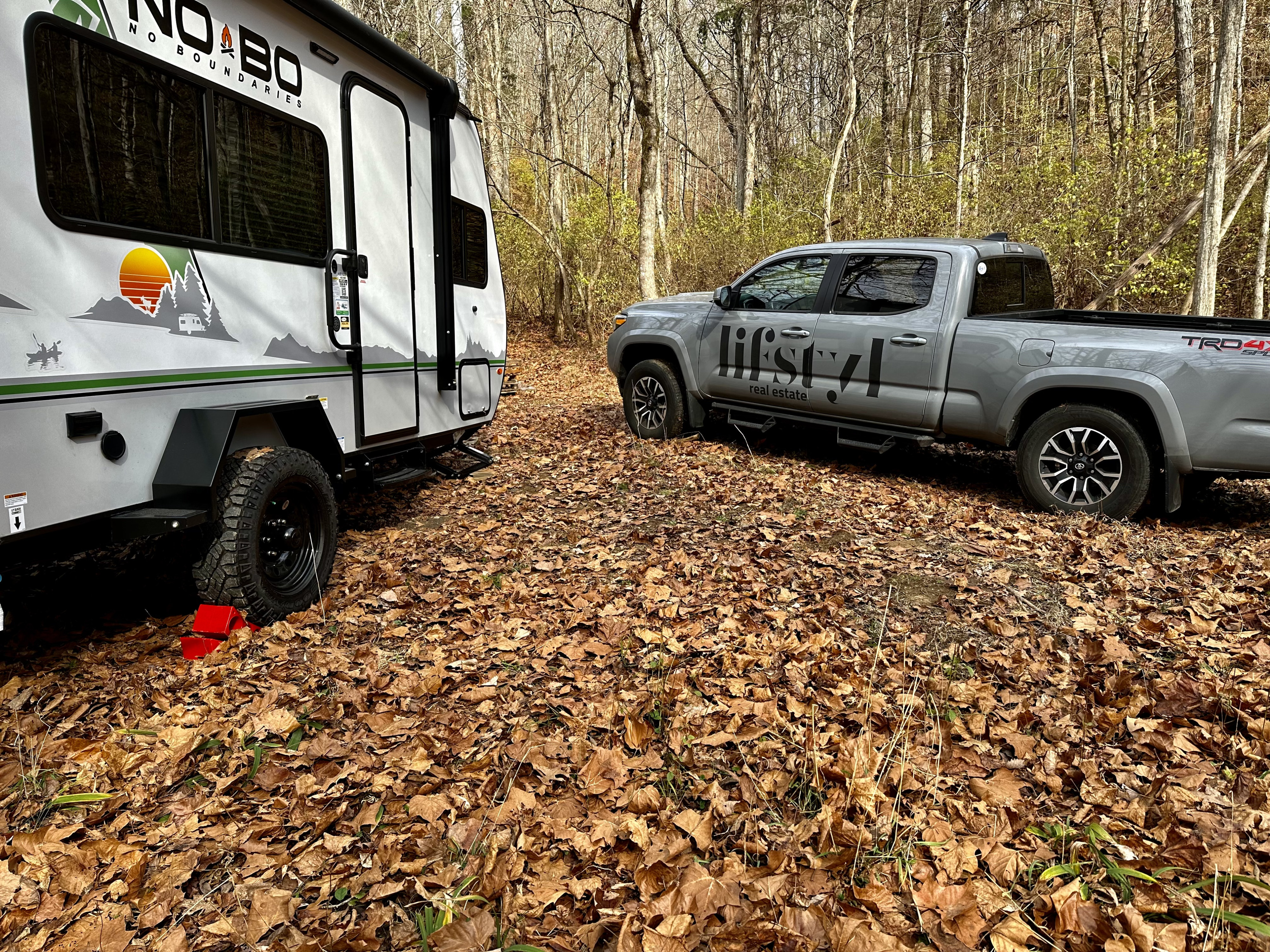 Cozy Home on Wheels: Lightweight Off Roading Travel Trailer Sleeps 5