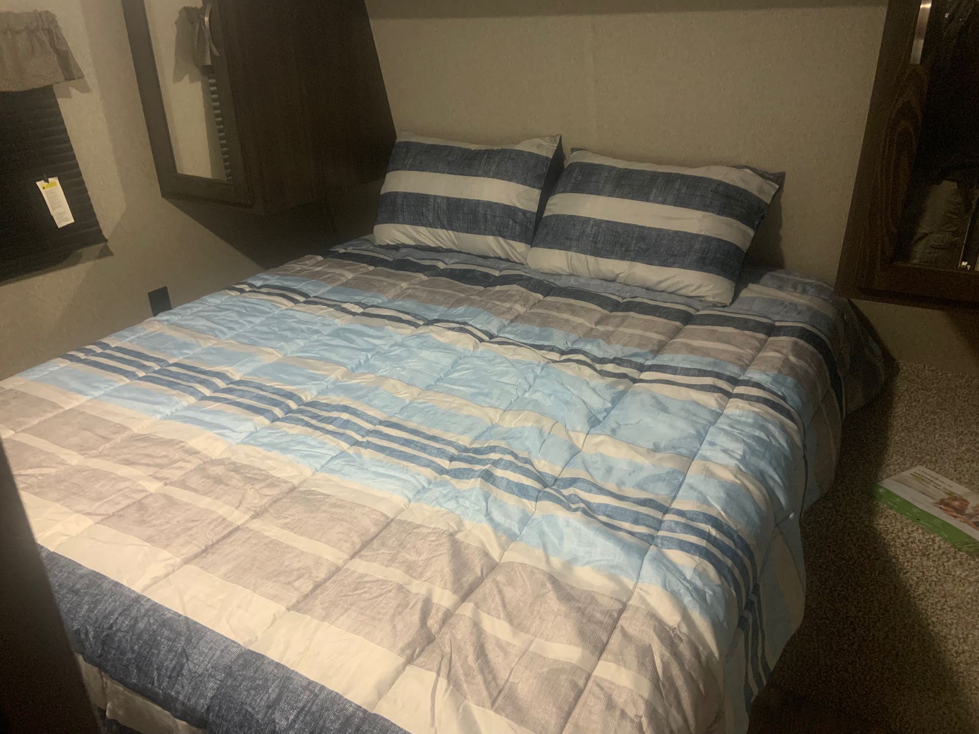 Optional master bedroom bedding. . Keystone Springdale 2020