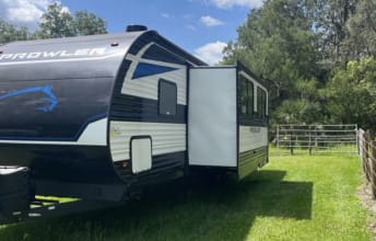 Travel trailer RV Rental 