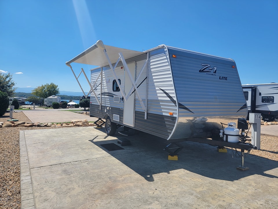Z-1☆Pet Friendly ☆Bunks☆Queen☆EXIT 407