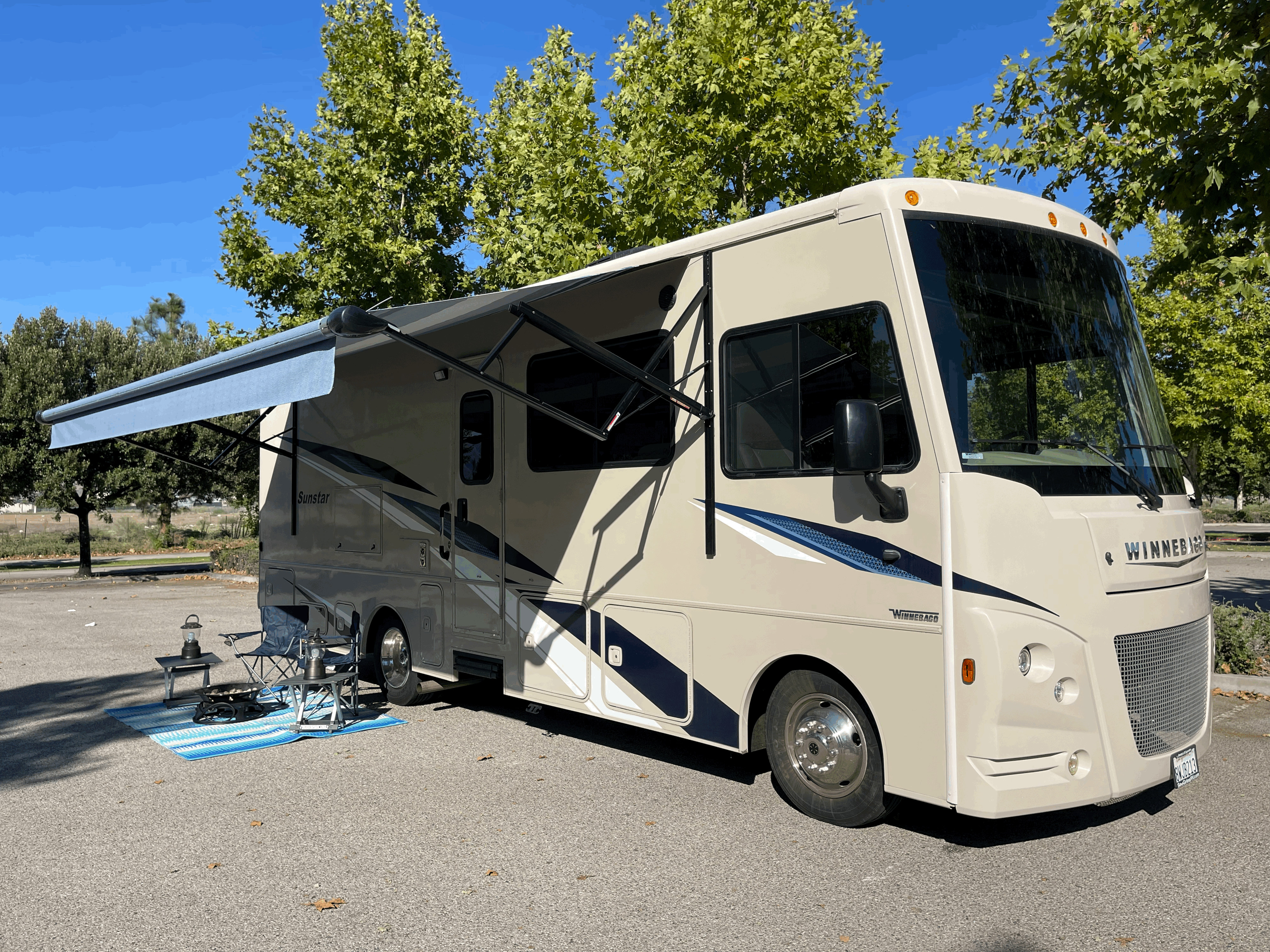 2021 Winnebago Sunstar Class A