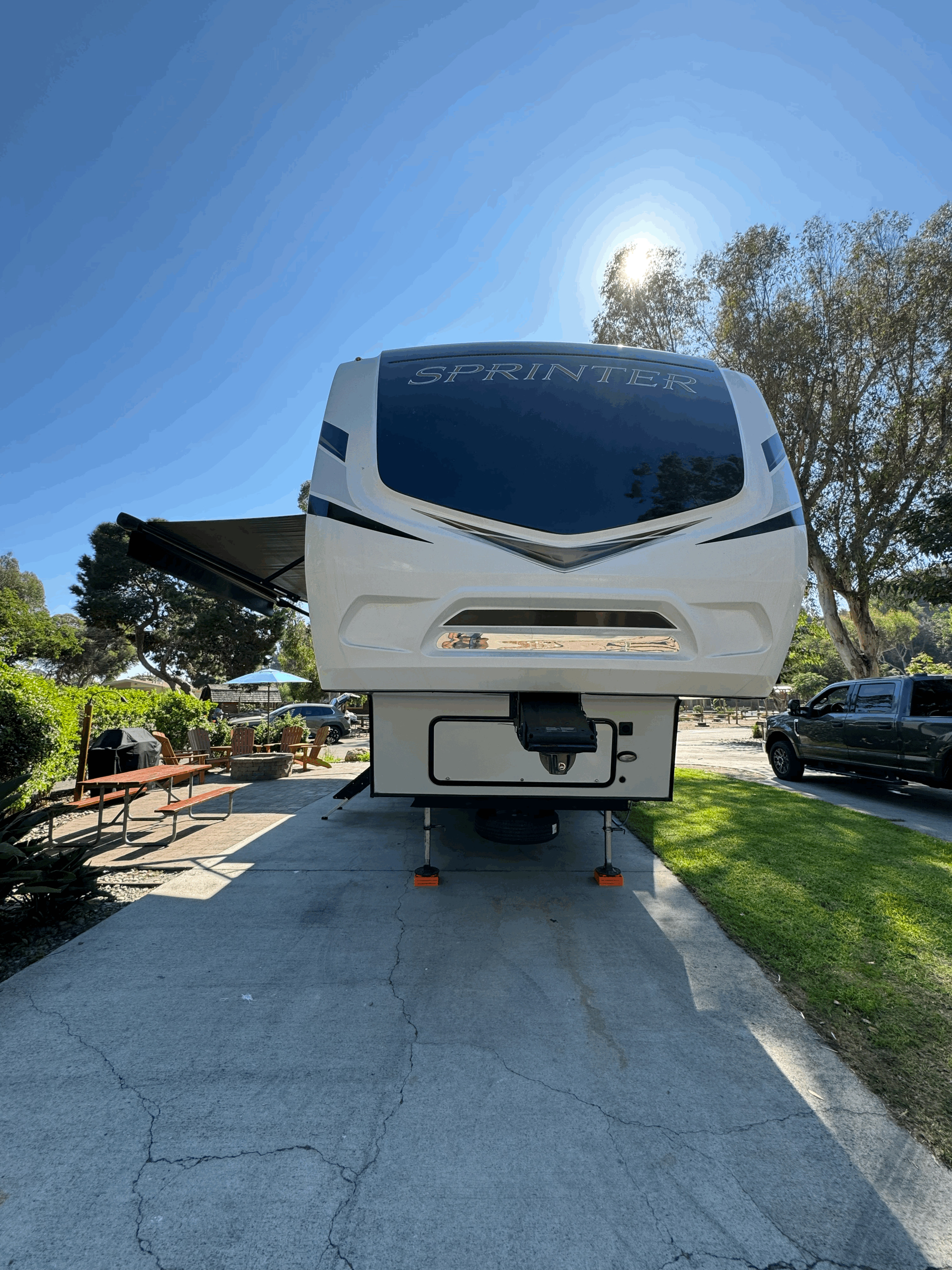 Fifth-wheel RV Rental 