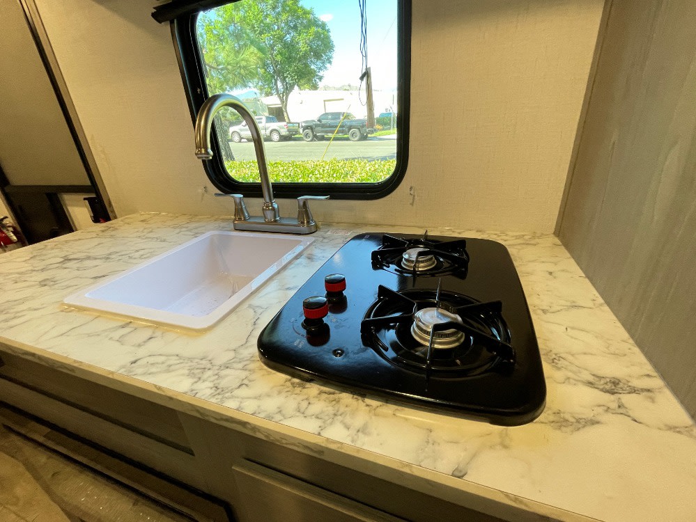 Travel trailer RV Rental 