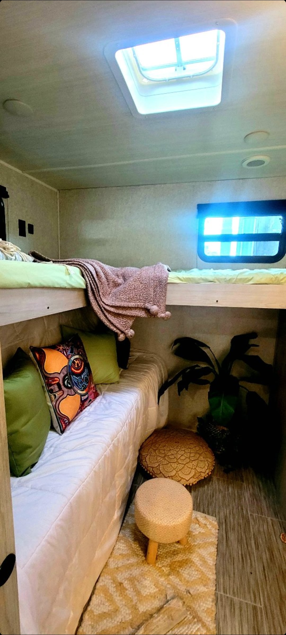 Travel trailer RV Rental 