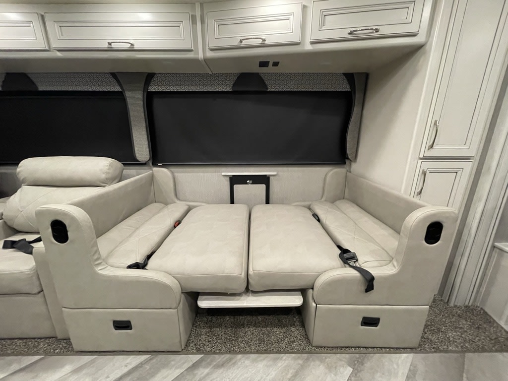 RV rental interior shows. Fleetwood Bounder 33C 2022
