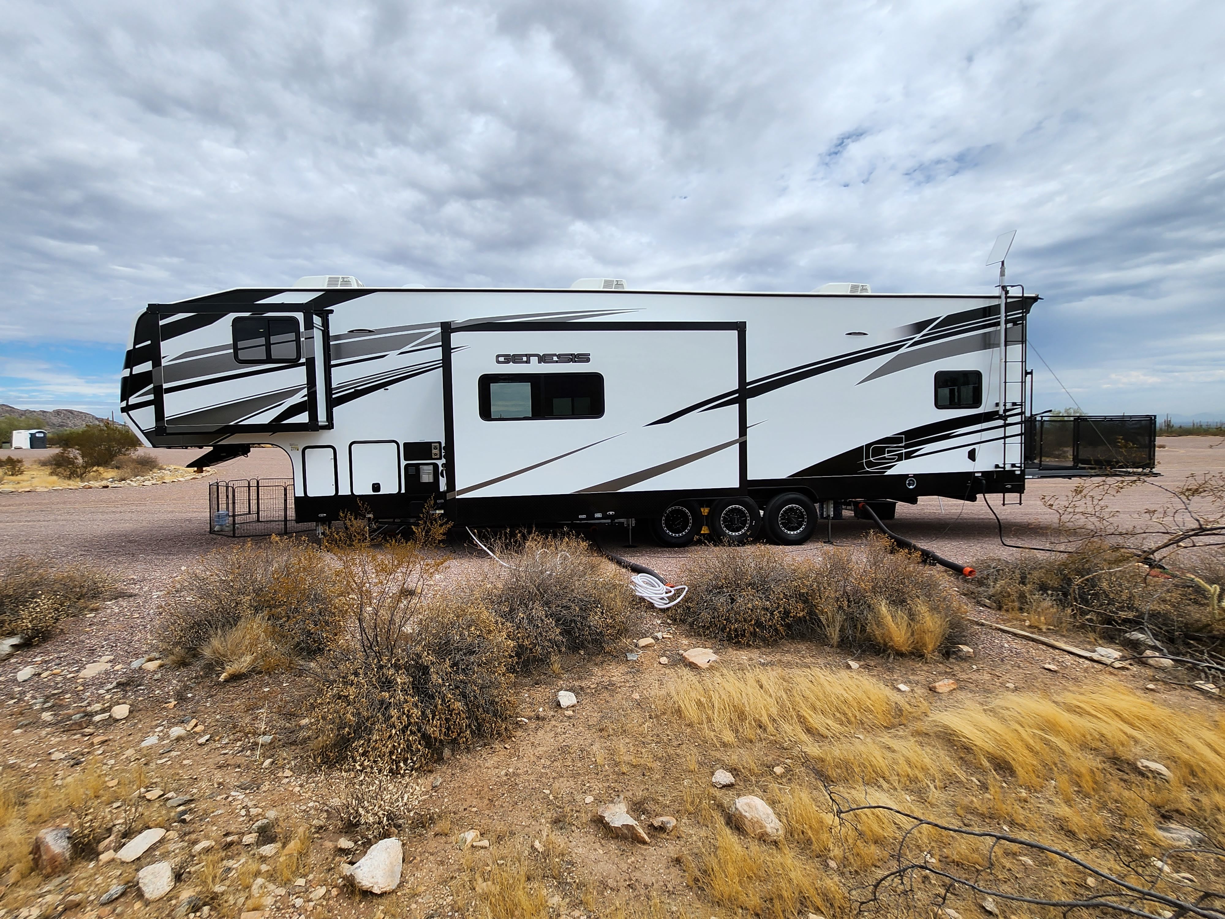 Toy hauler RV Rental 