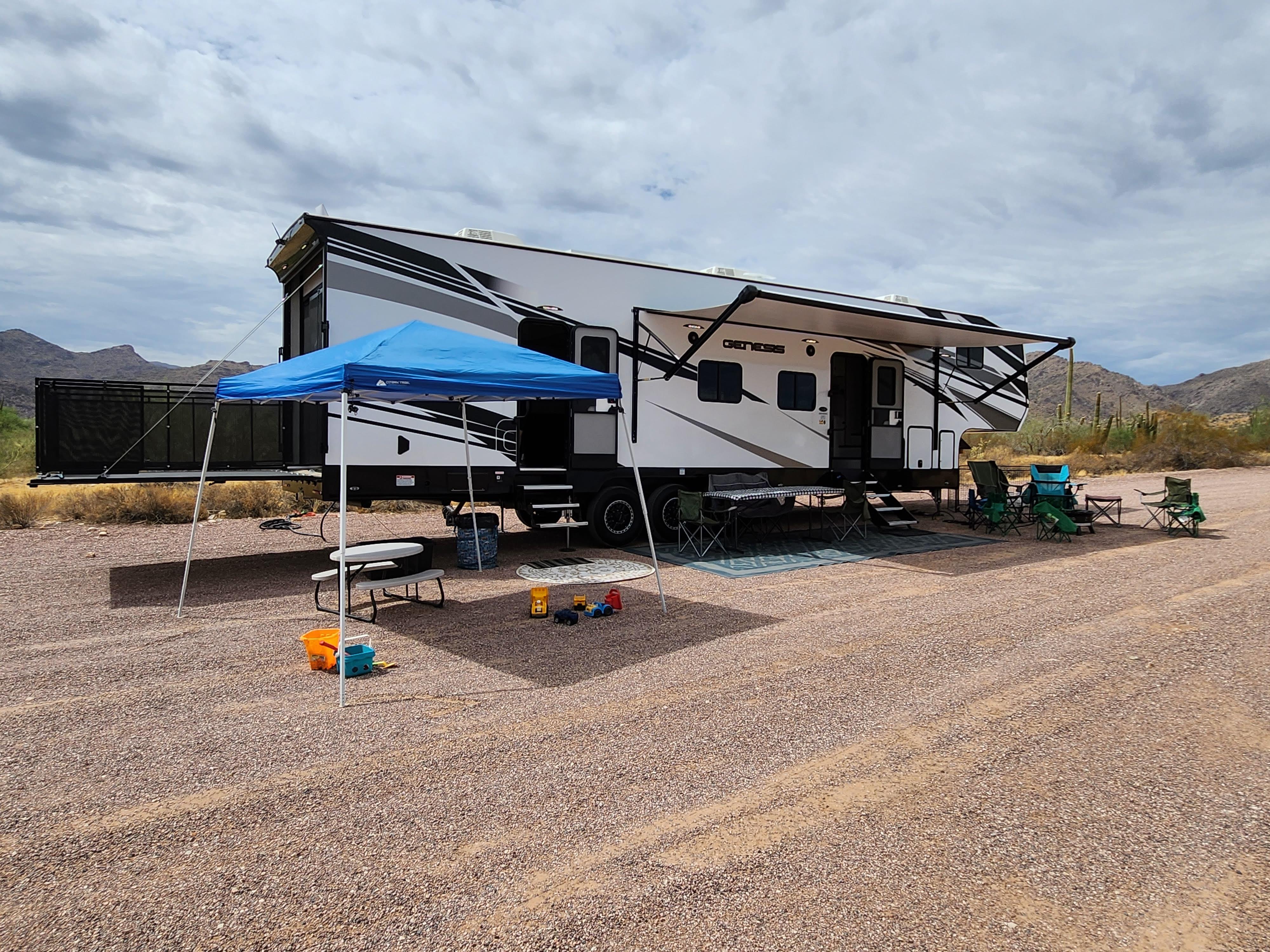 Toy hauler RV Rental 