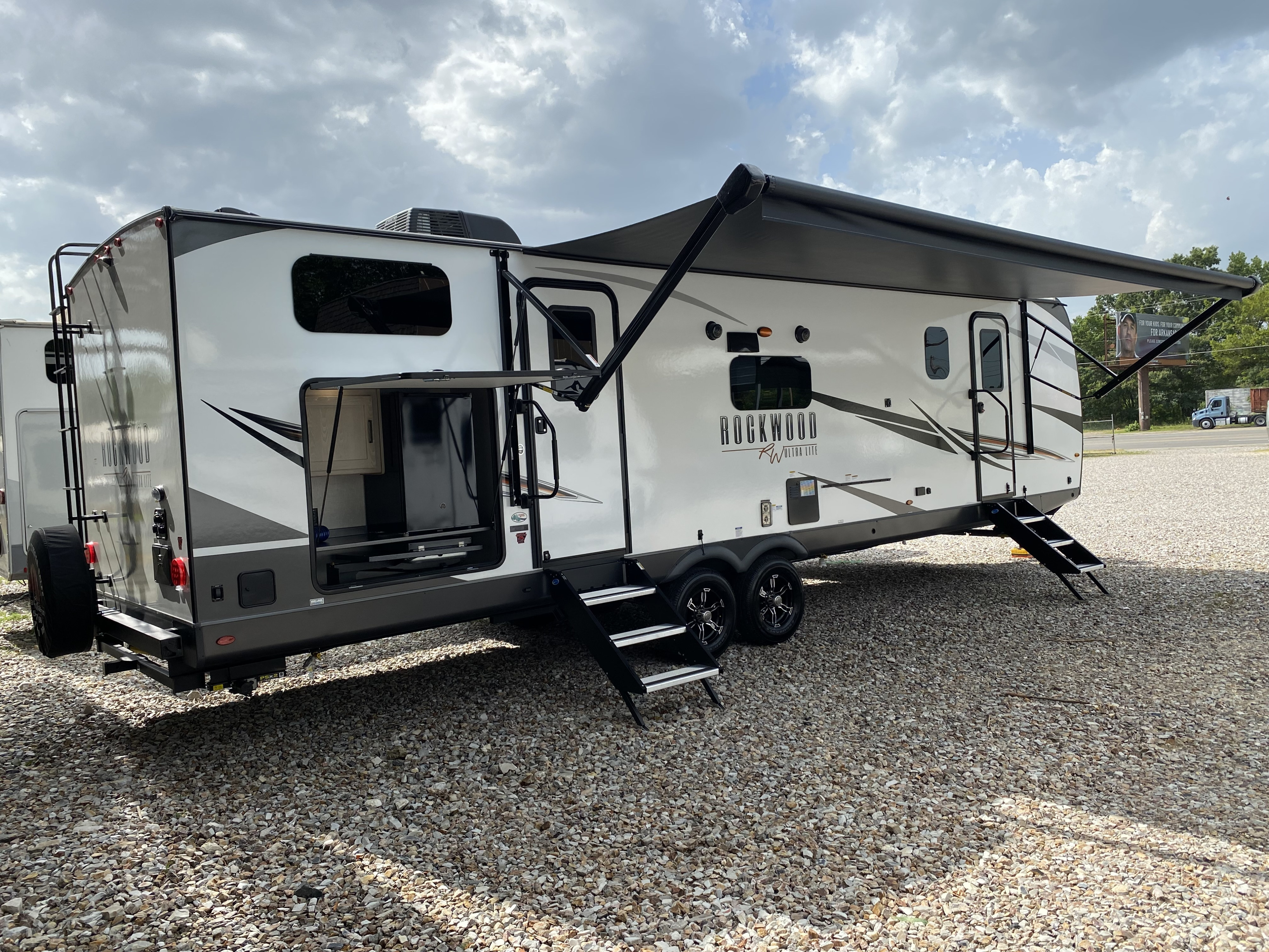 2023 ROCKWOOD 2911BS DOUBLE SLIDE BUNHOUSE (#24)