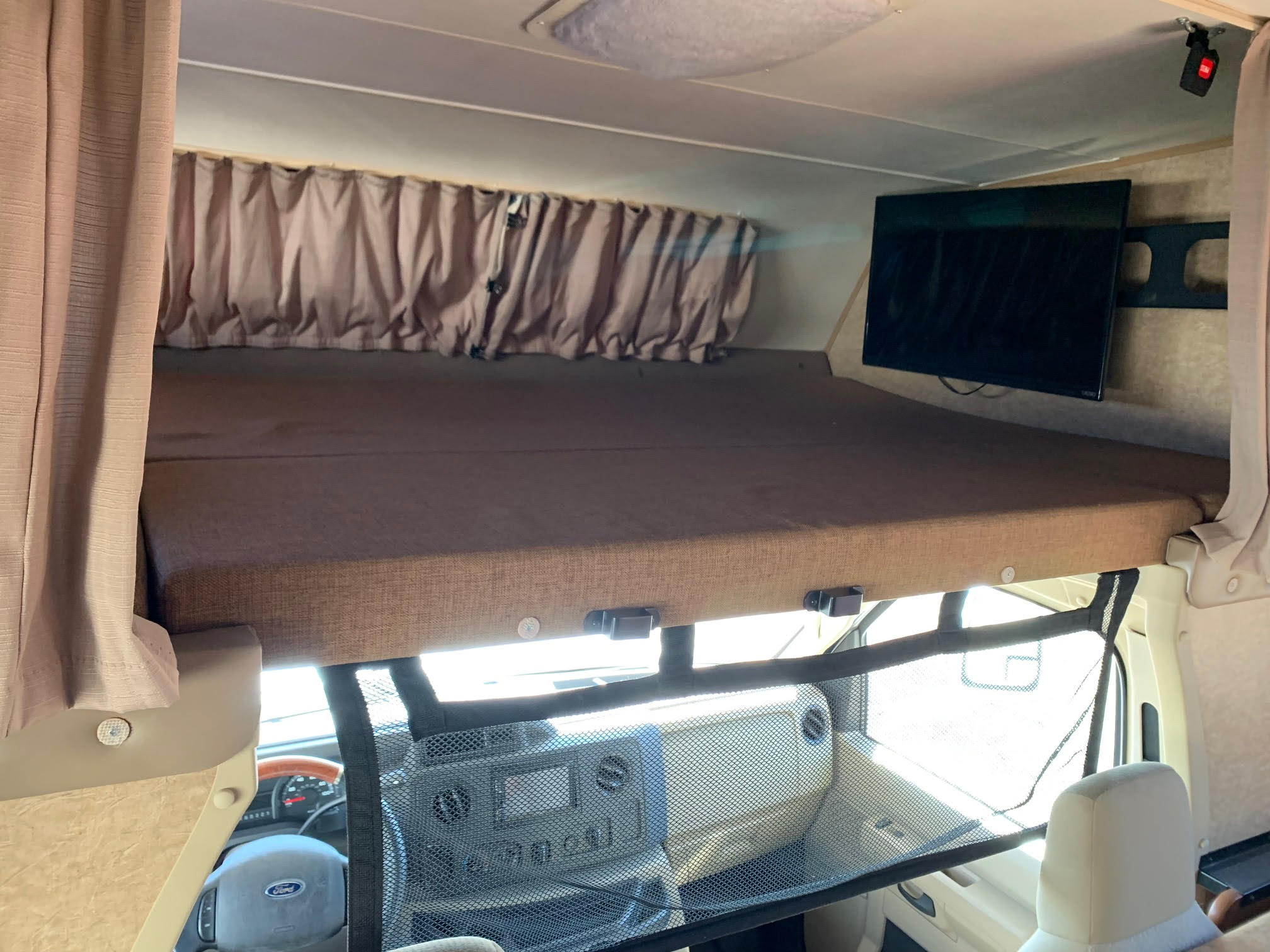 Forest River Coachmen Leprechaun 2015