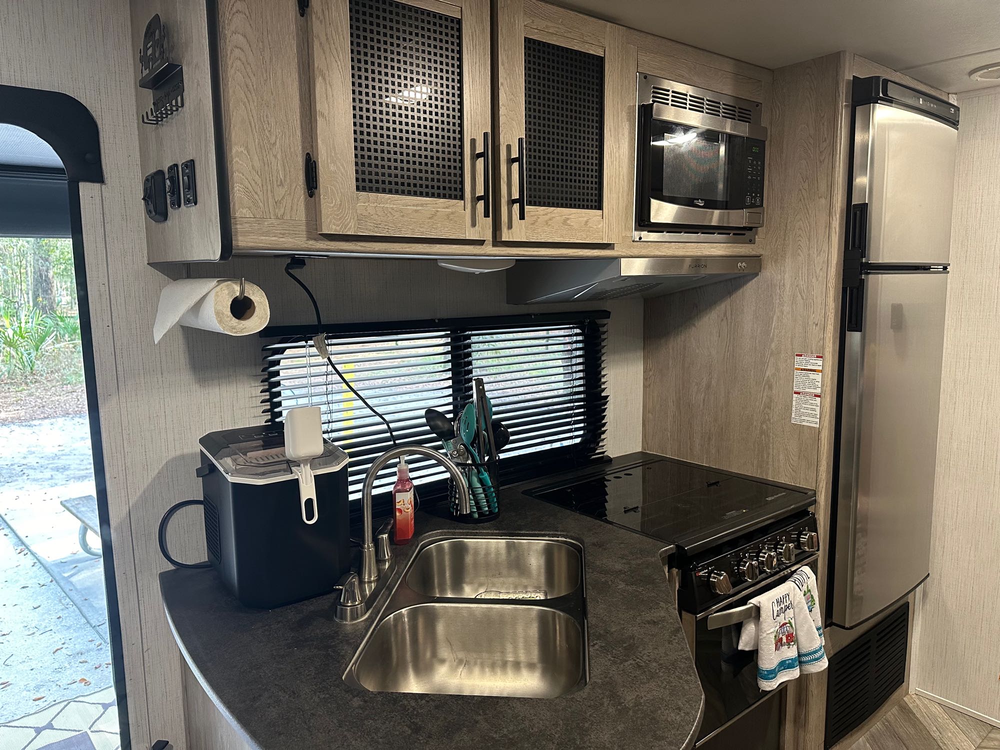 Travel trailer RV Rental 