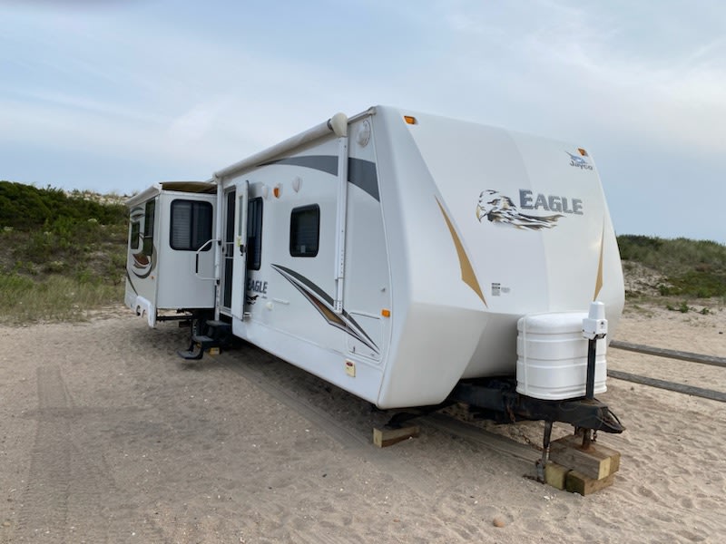 RV Retreats LLC   2012 Jayco Eagle