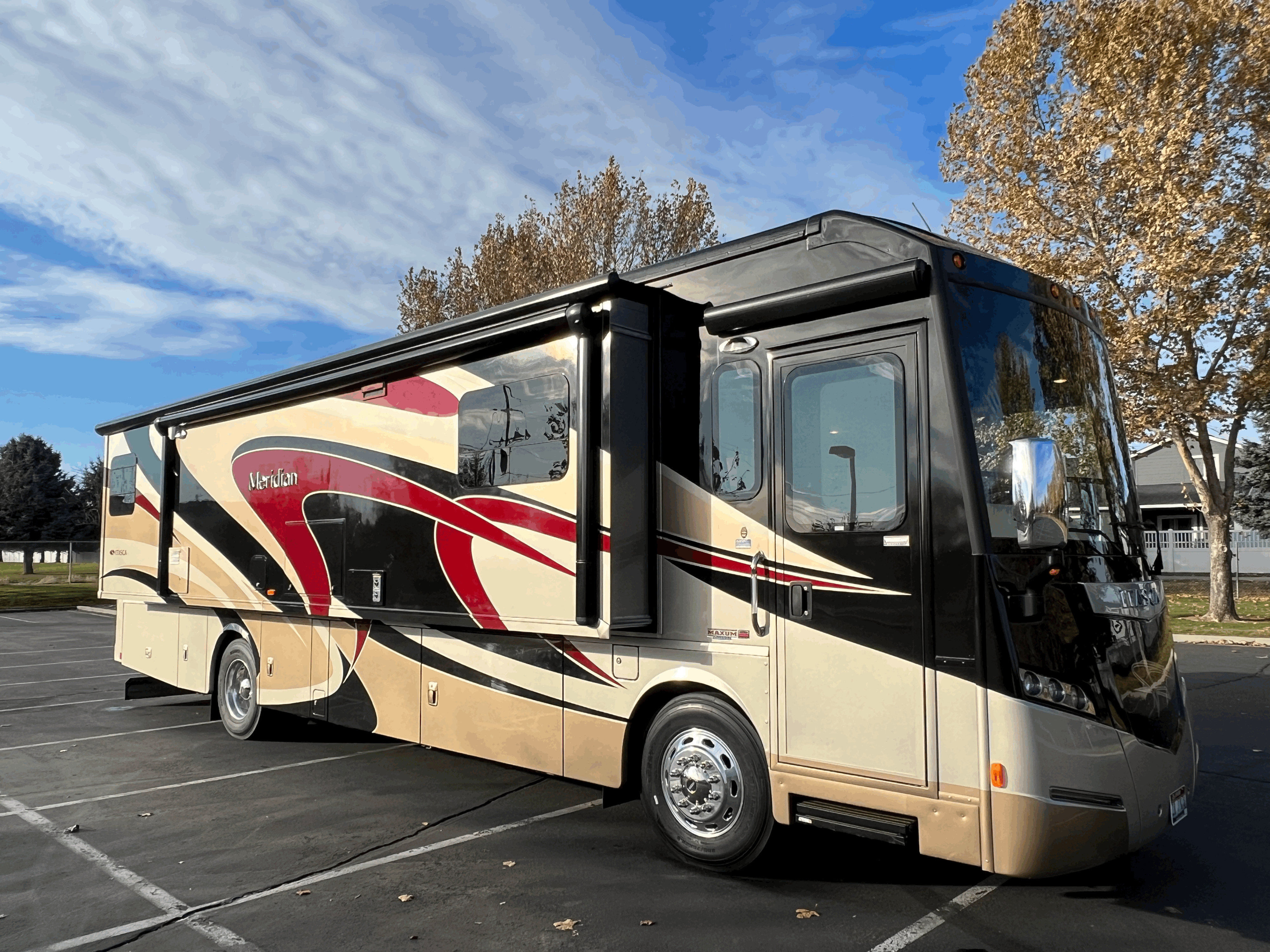 Luxury 'Smooth Rider' Itasca Meridian 37' Diesel Coach