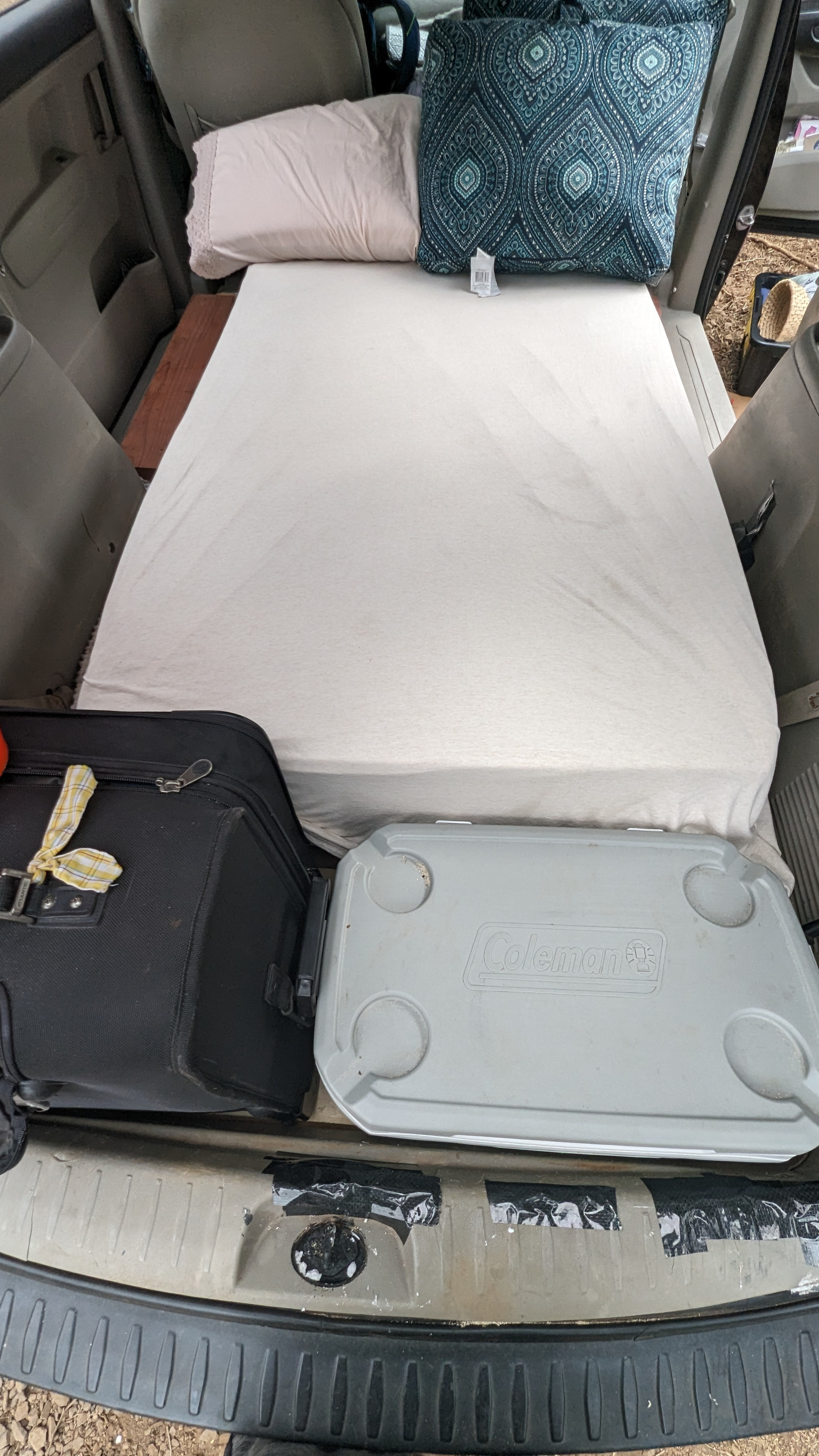 Photos 2015 Kia Sedona Camper van Rental in Kahului, HI Outdoorsy