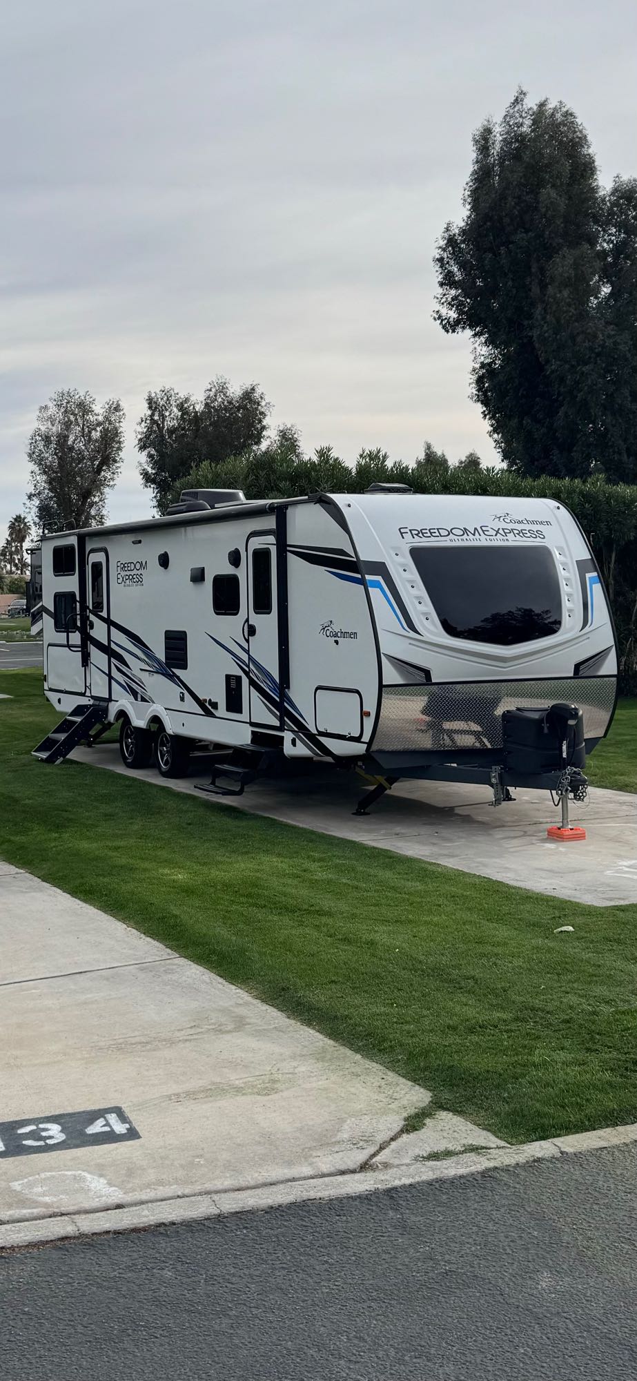 2022 Coachmen freedom express 287bhds