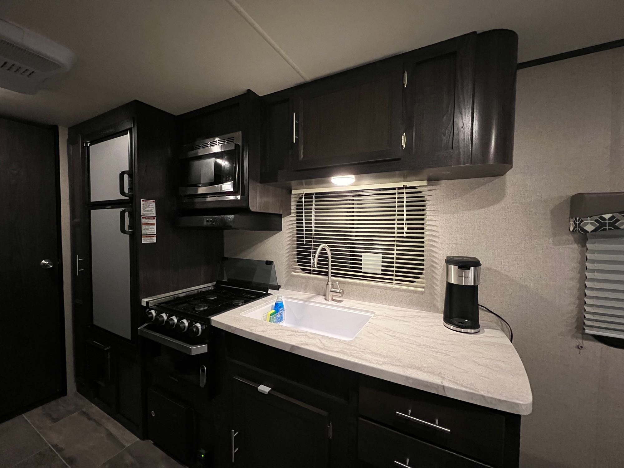 Travel trailer RV Rental 