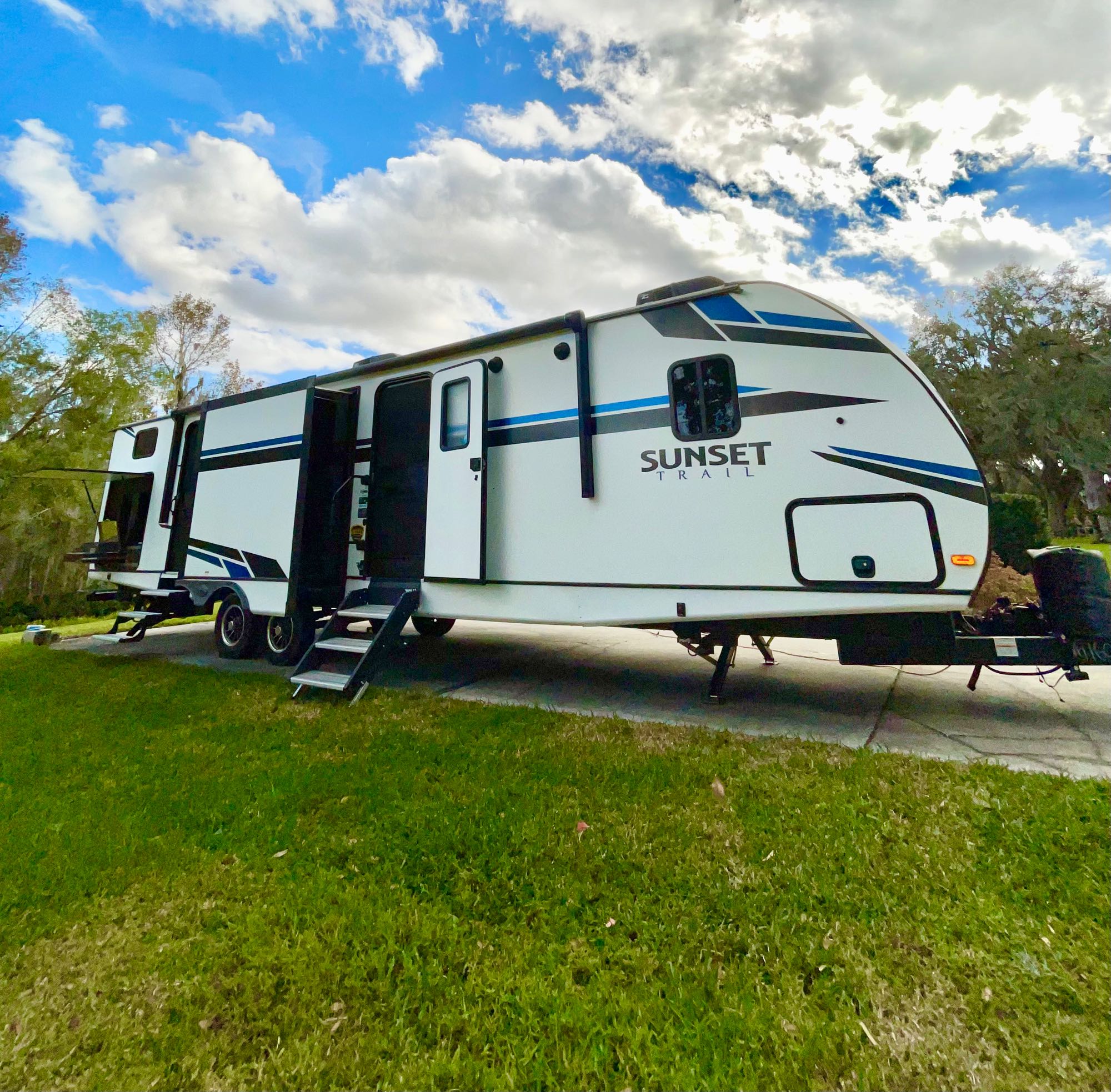 2021 Crossroads RV Sunset Trail Super Lite