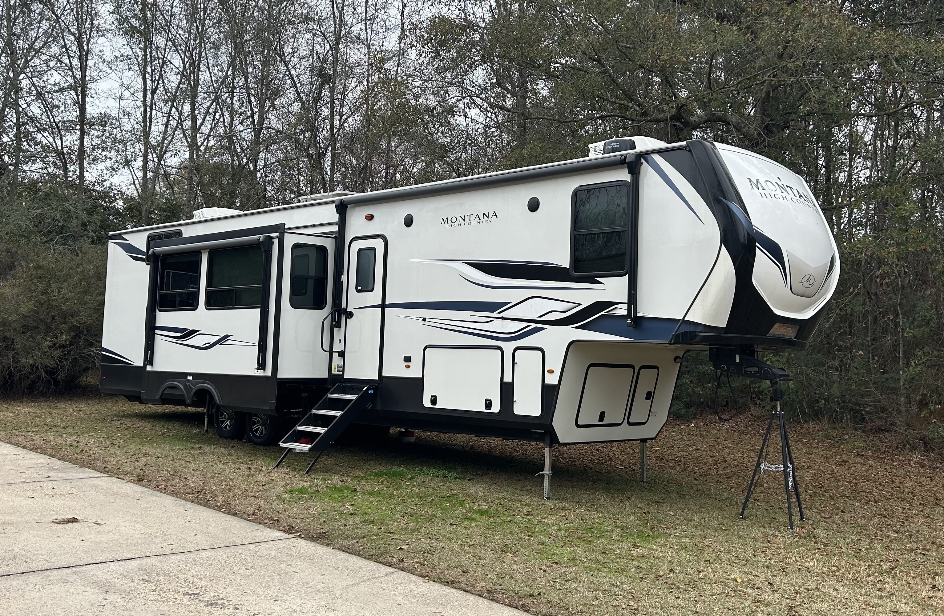 2 bed / 2 bath - Your Home Away From Home ** Delivery Only **