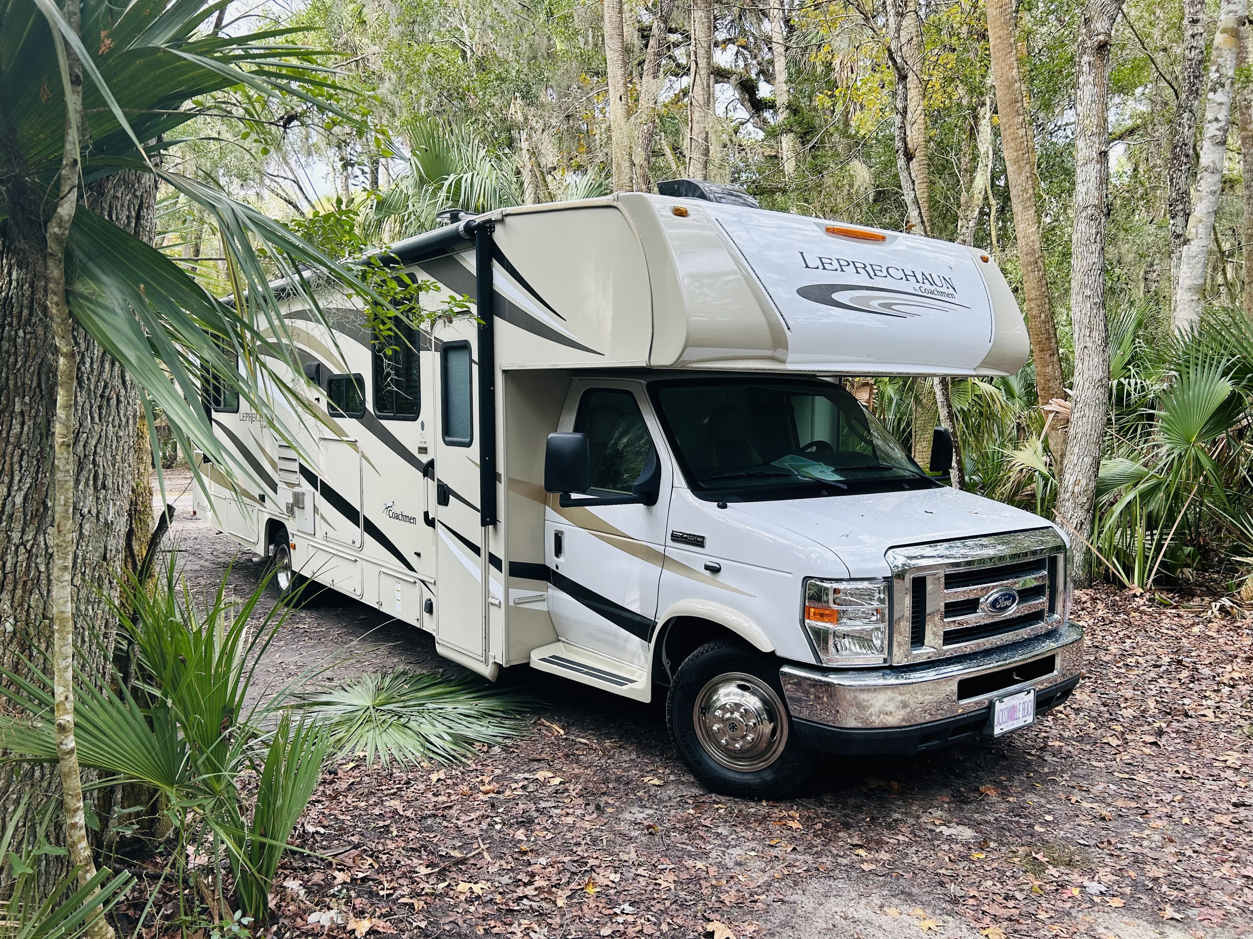 Cozy, Spacious, Wallet-Friendly Getaway + Lavish Amenities - 125 Miles/Day
