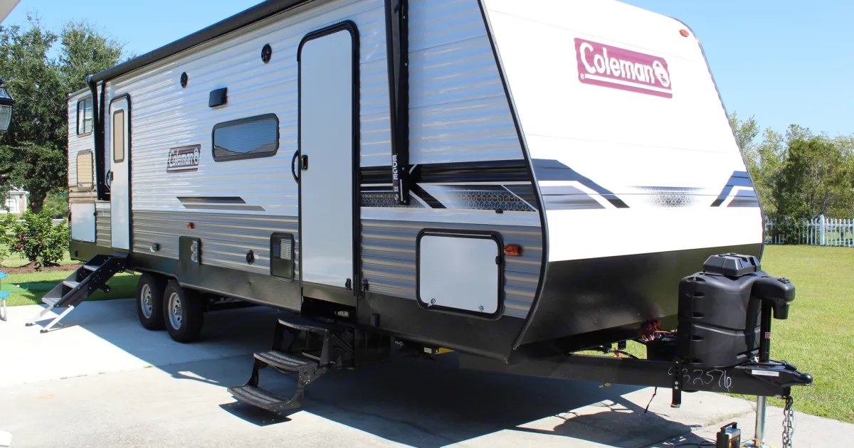 Fifth-wheel RV Rental 