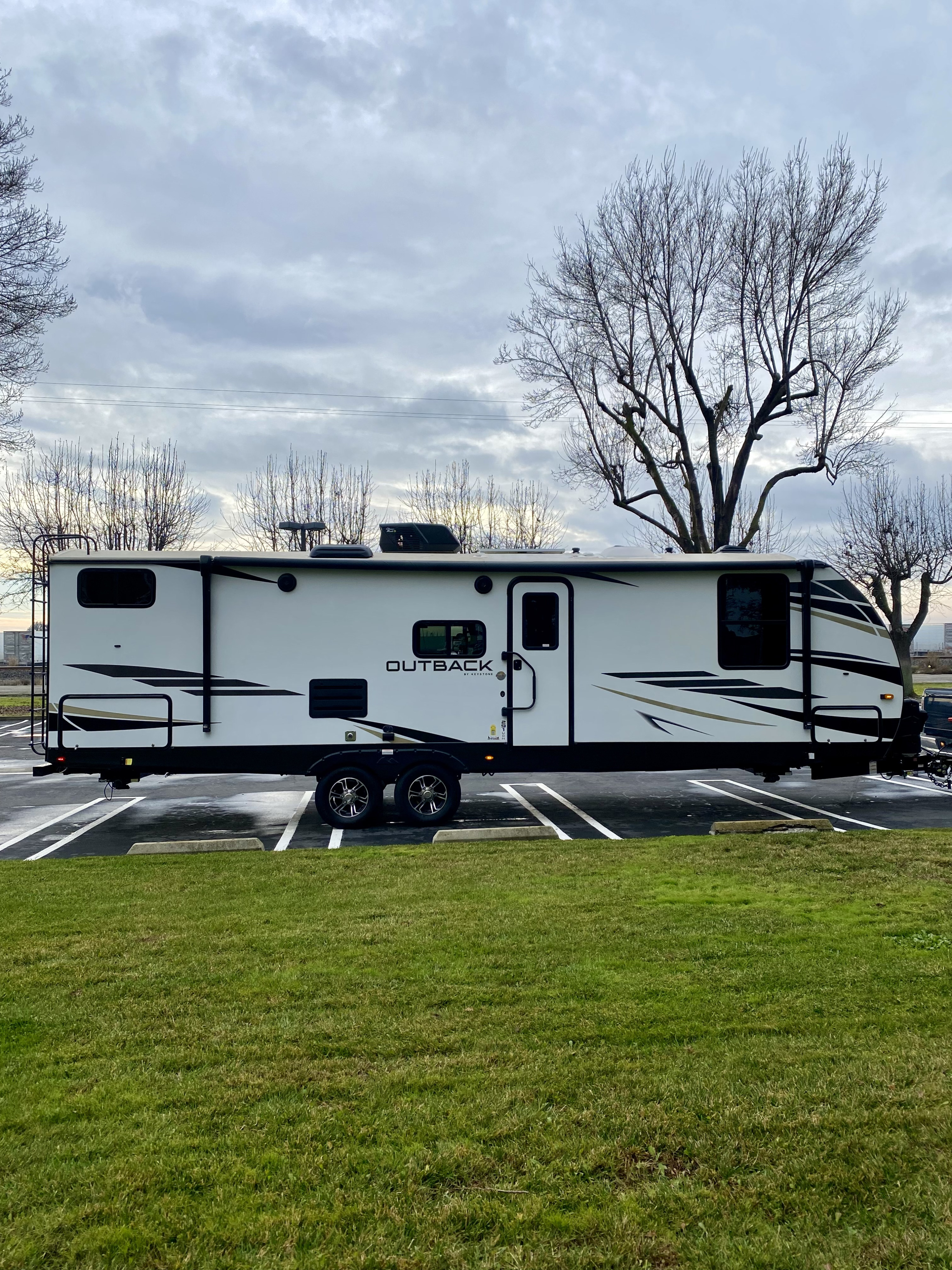 LUXURY 2 BEDROOM*LARGE BATH*