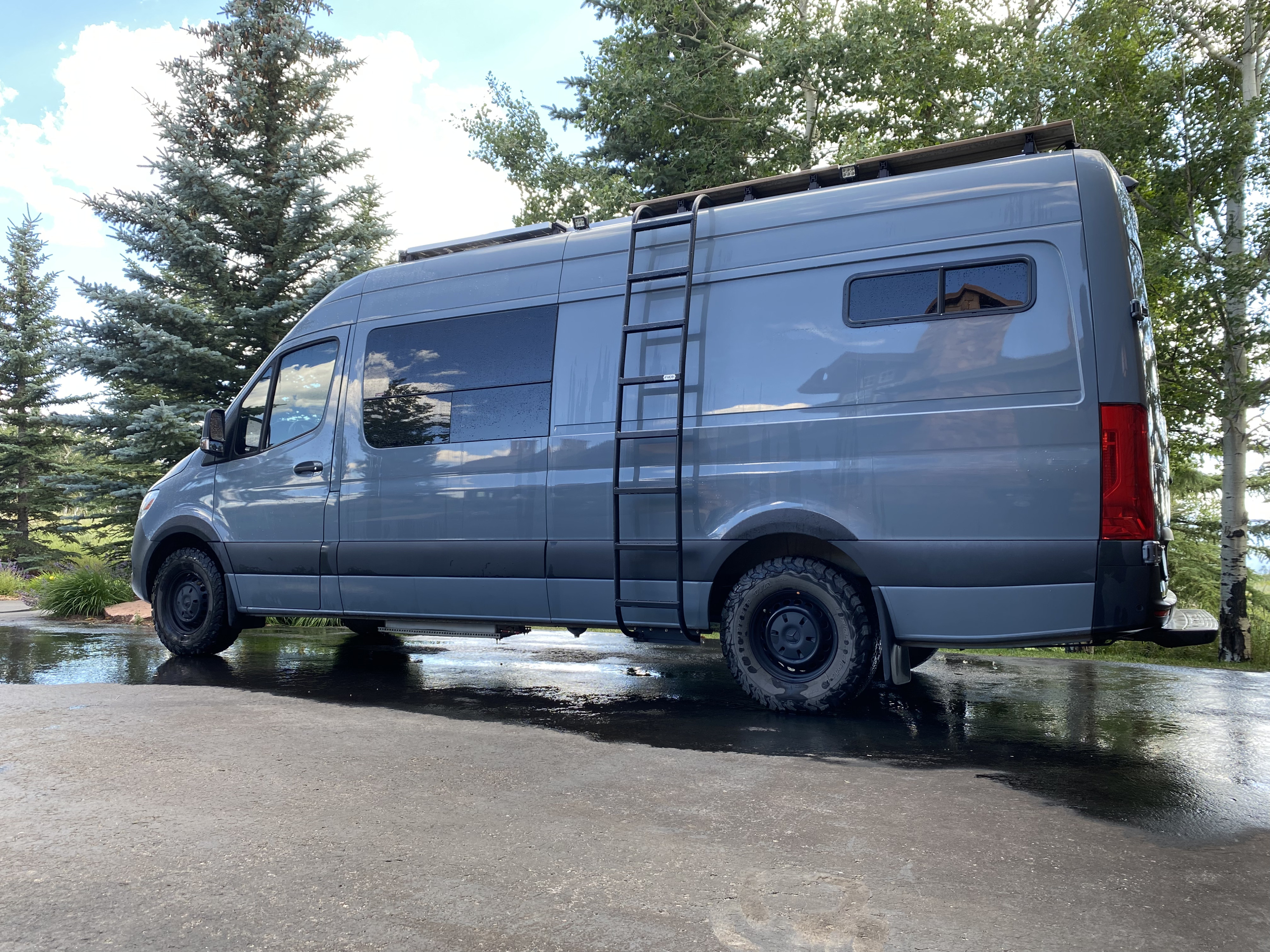 2020 Mercedes Sprinter Premium 22'