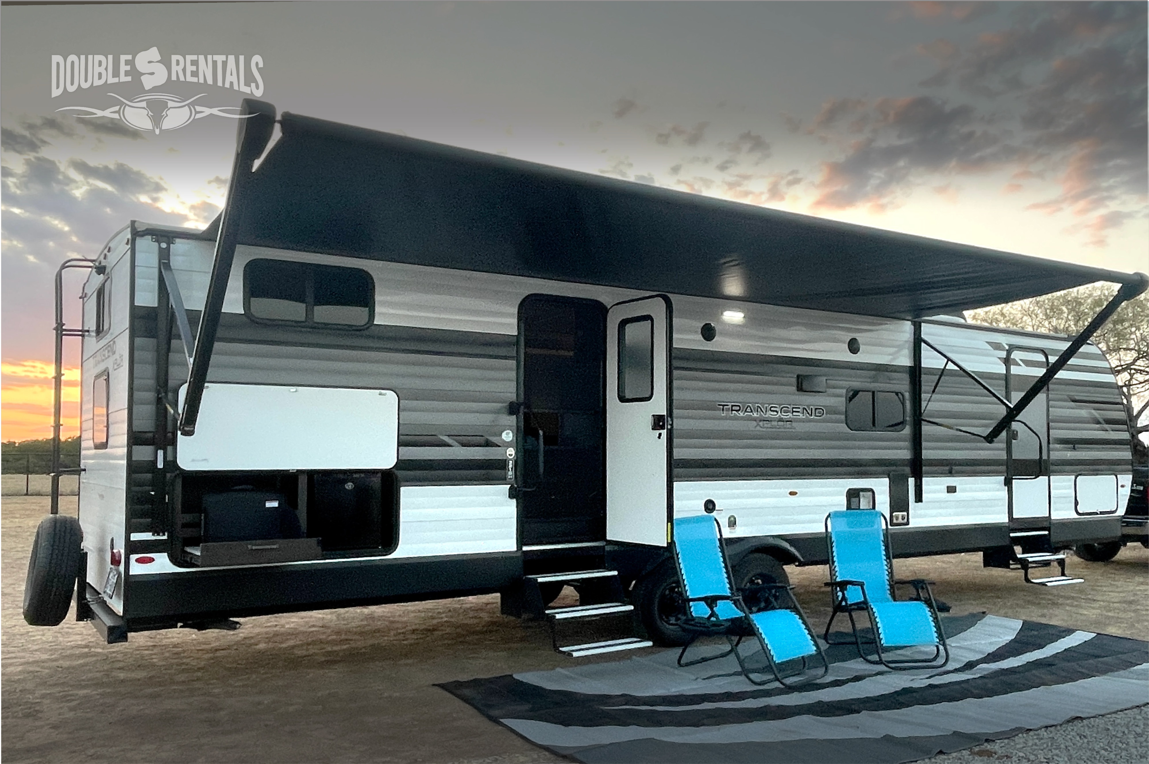 TRANSCEND BUNKHOUSE Quad Bunk Room, 1.5 Bath, Priv Master, Outdoor Kitchen!