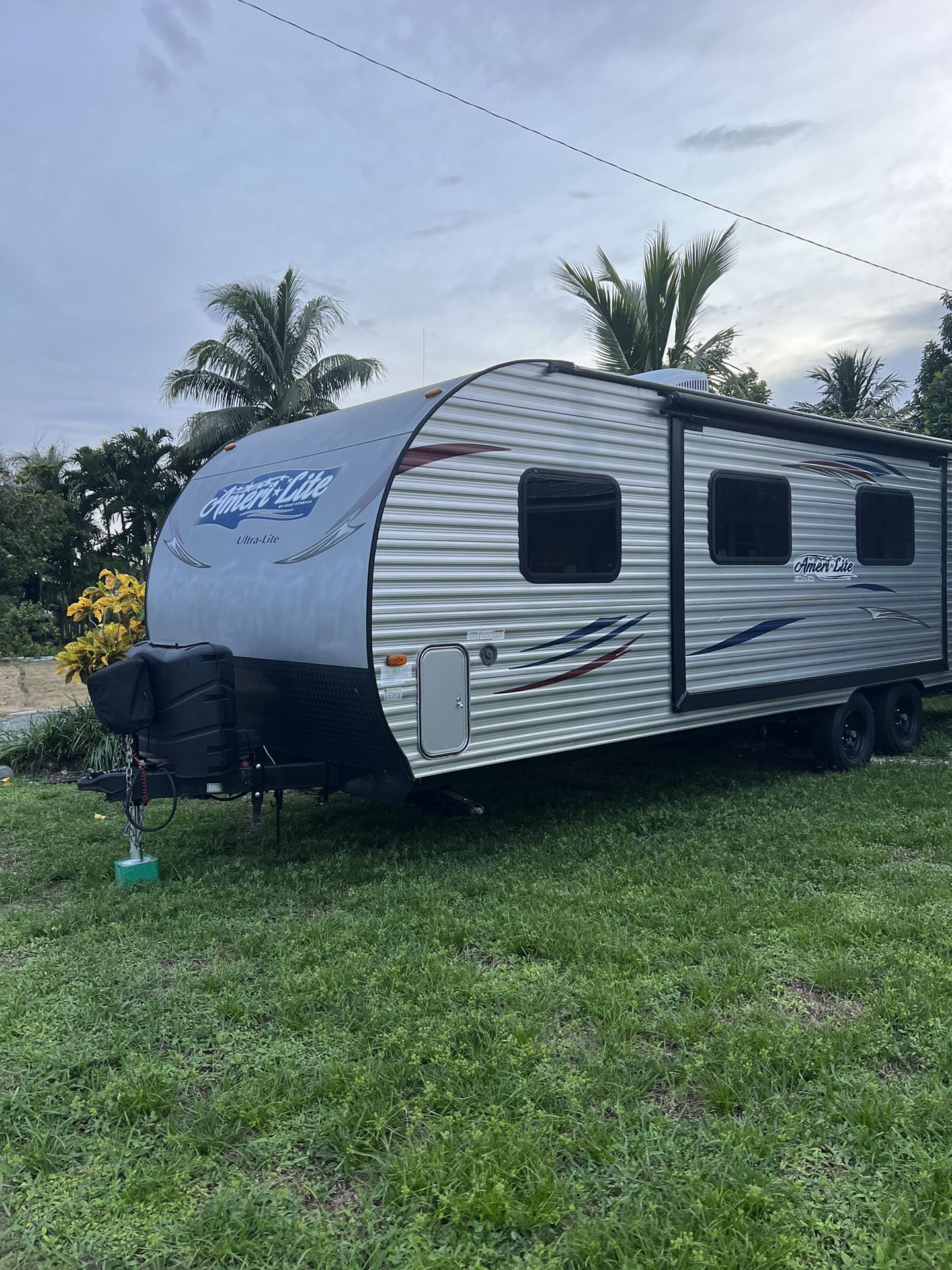 Travel trailer RV Rental 