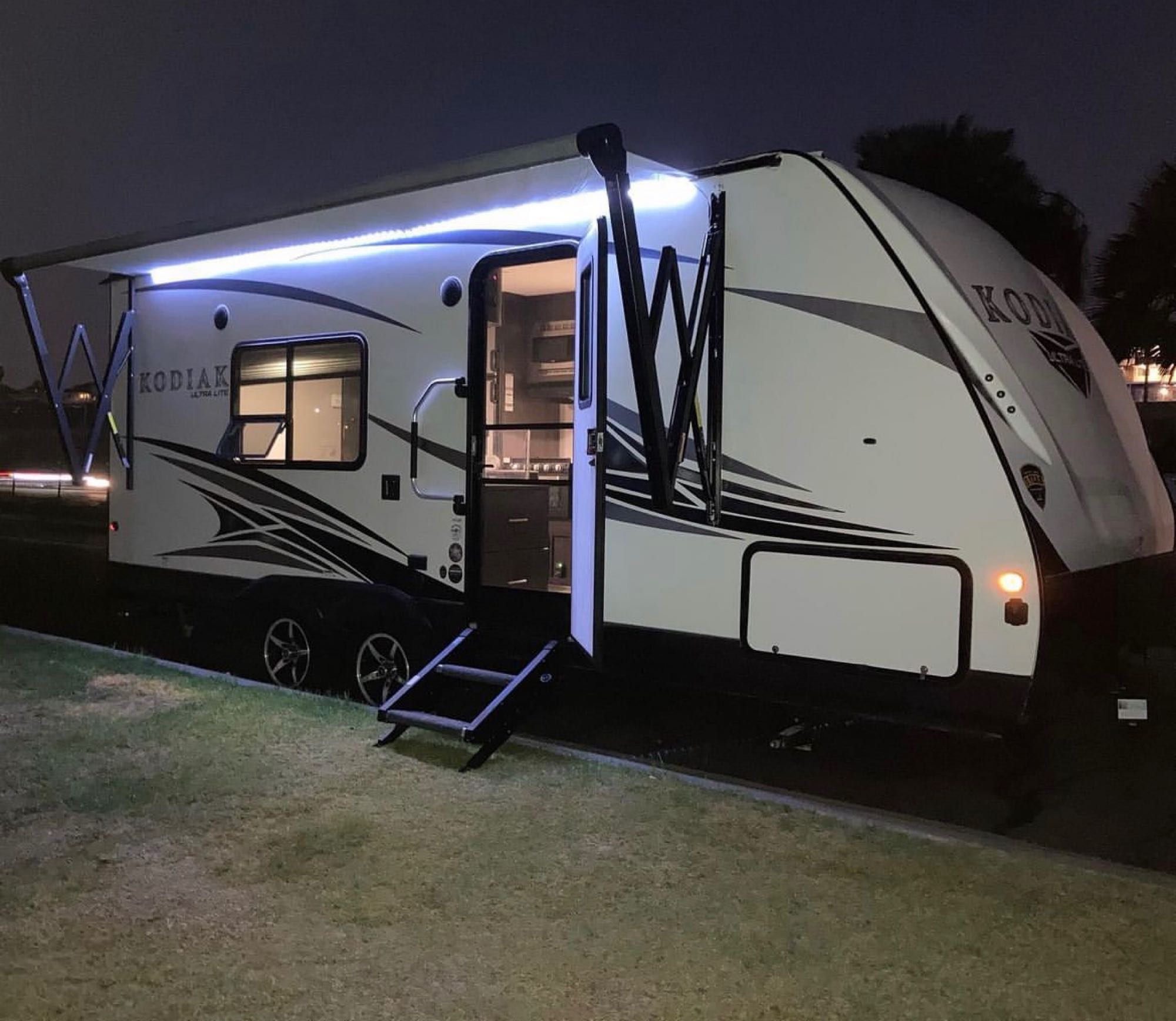 Travel trailer RV Rental 