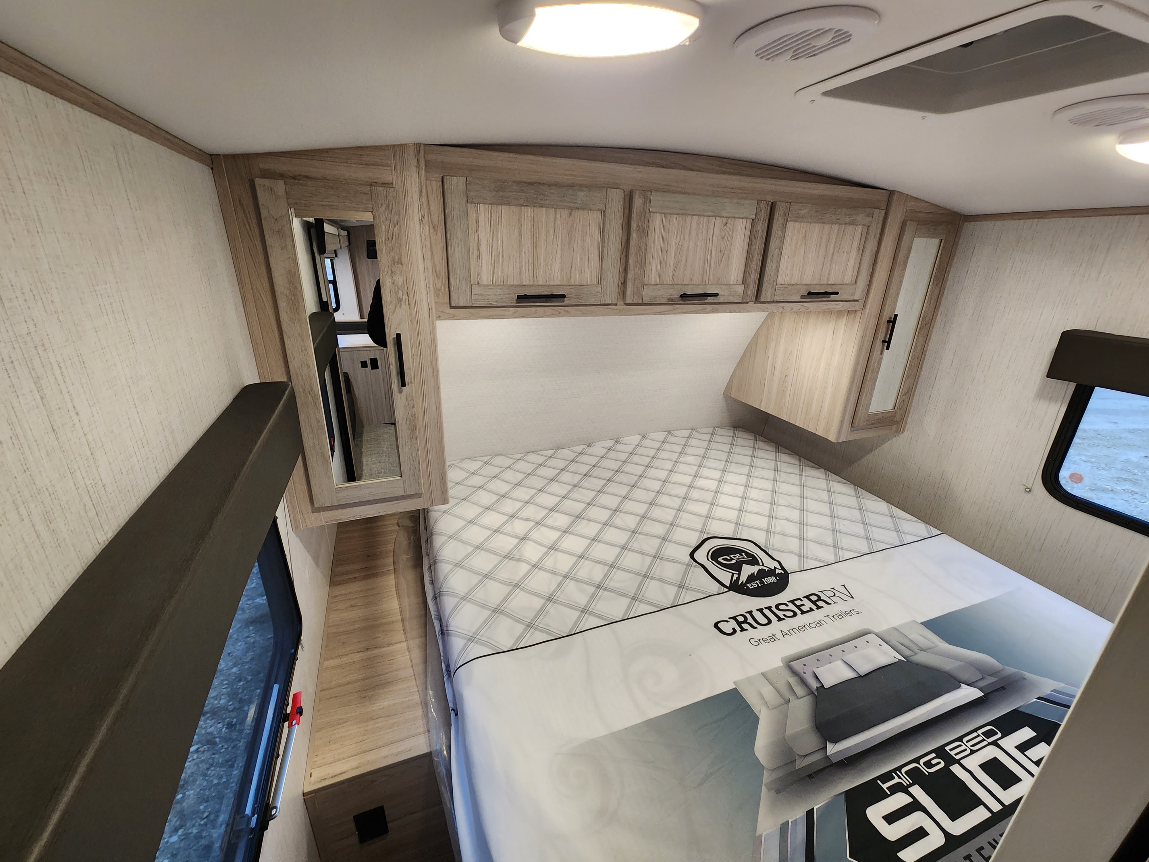 Cruiser RV Shadow Cruiser 2022