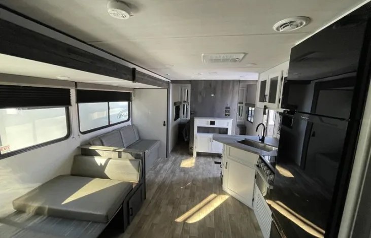 Travel trailer RV Rental 