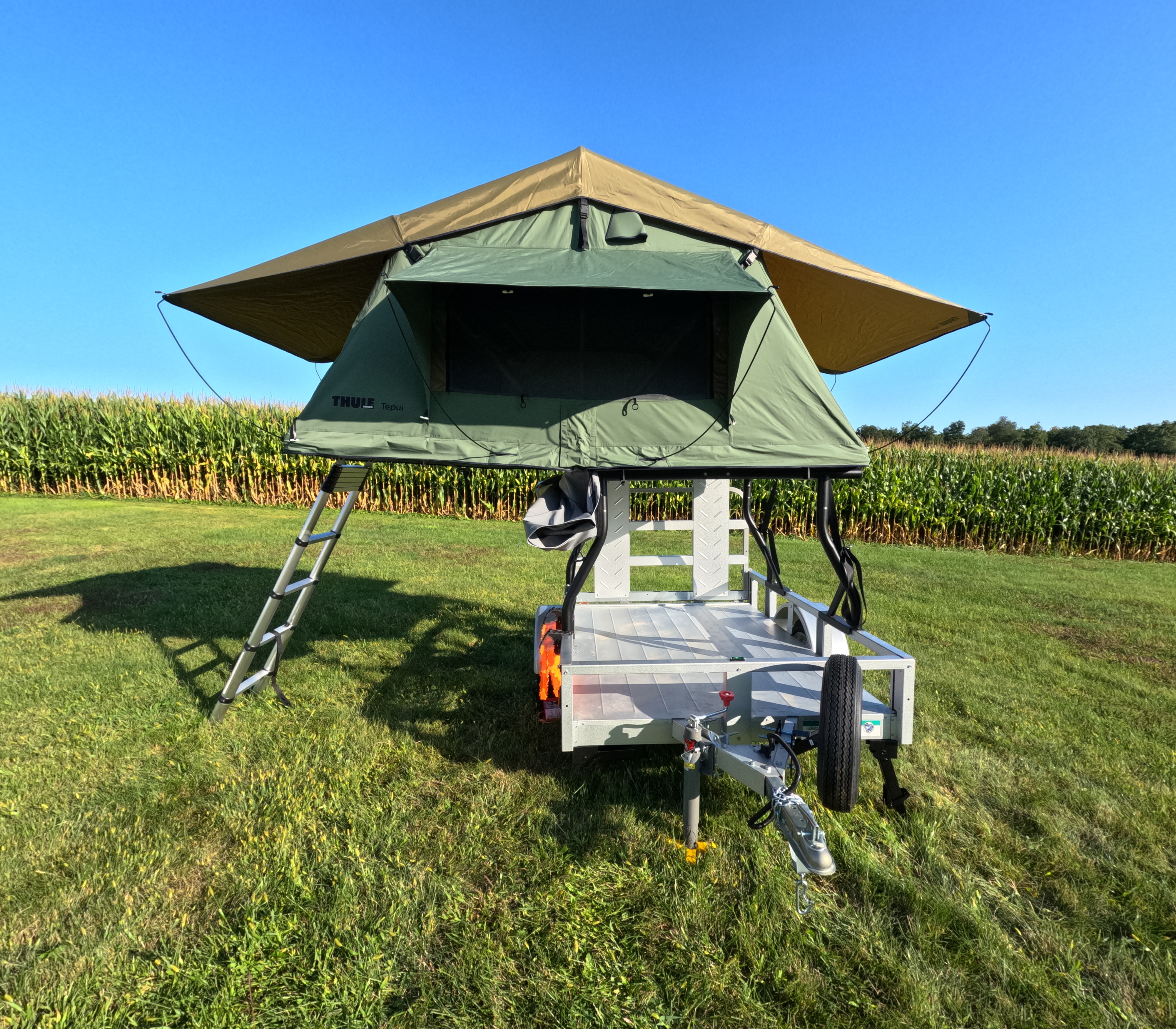 2023 Stirling/Thule 4x6 Utility Hybrid Trailer Rental in Woodstock