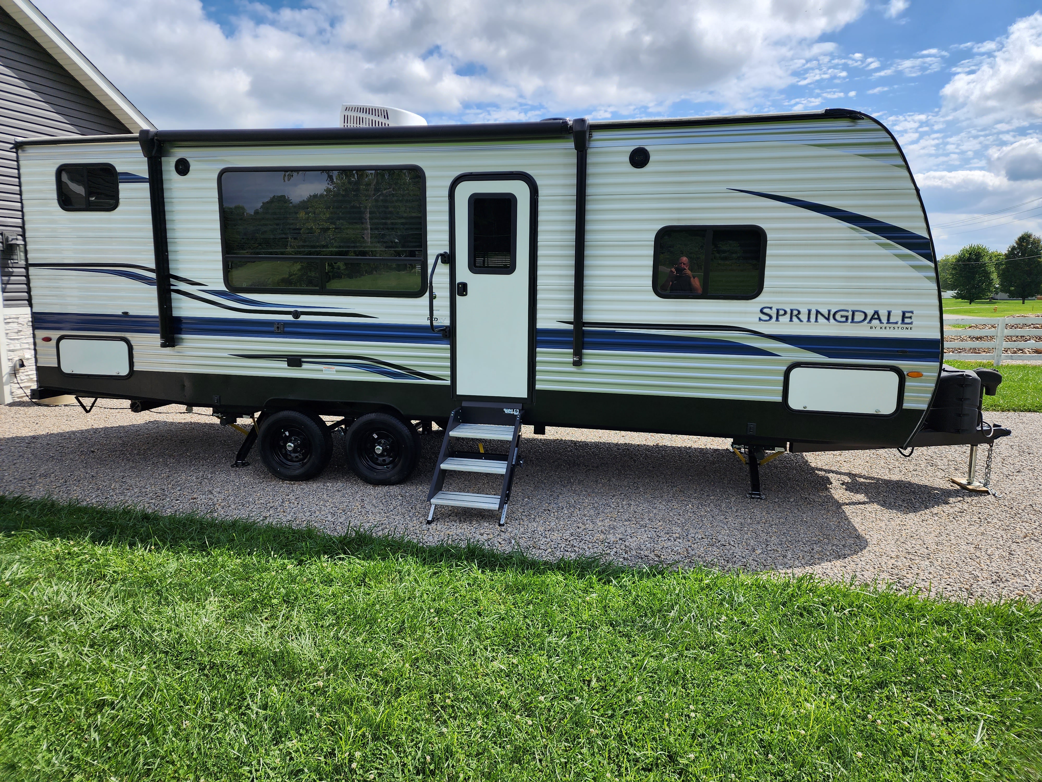 Enjoy the great outdoors in comfort! 2021 Springdale 260BH-Pet Friendly
