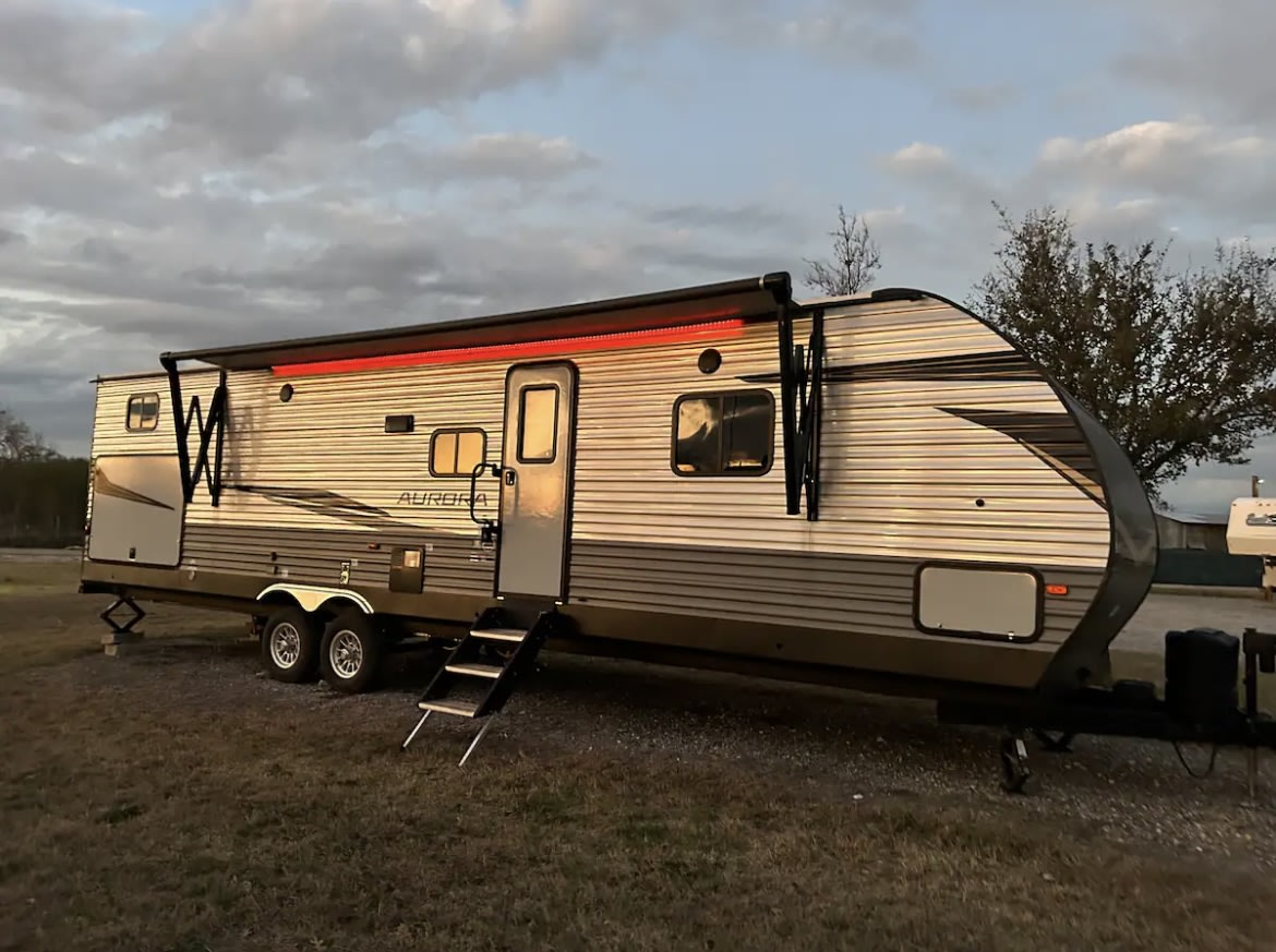 Travel trailer RV Rental 