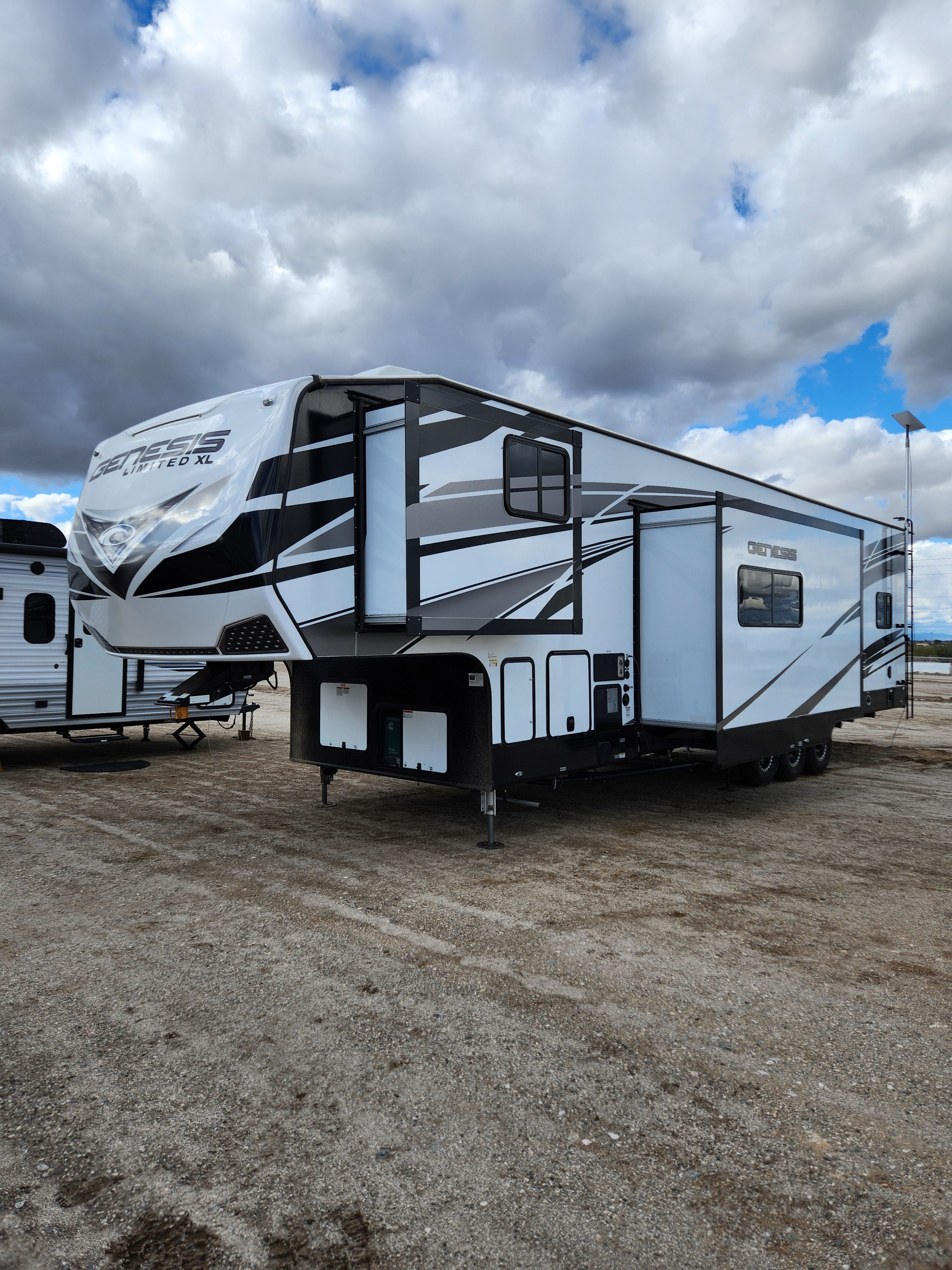 Toy hauler RV Rental 