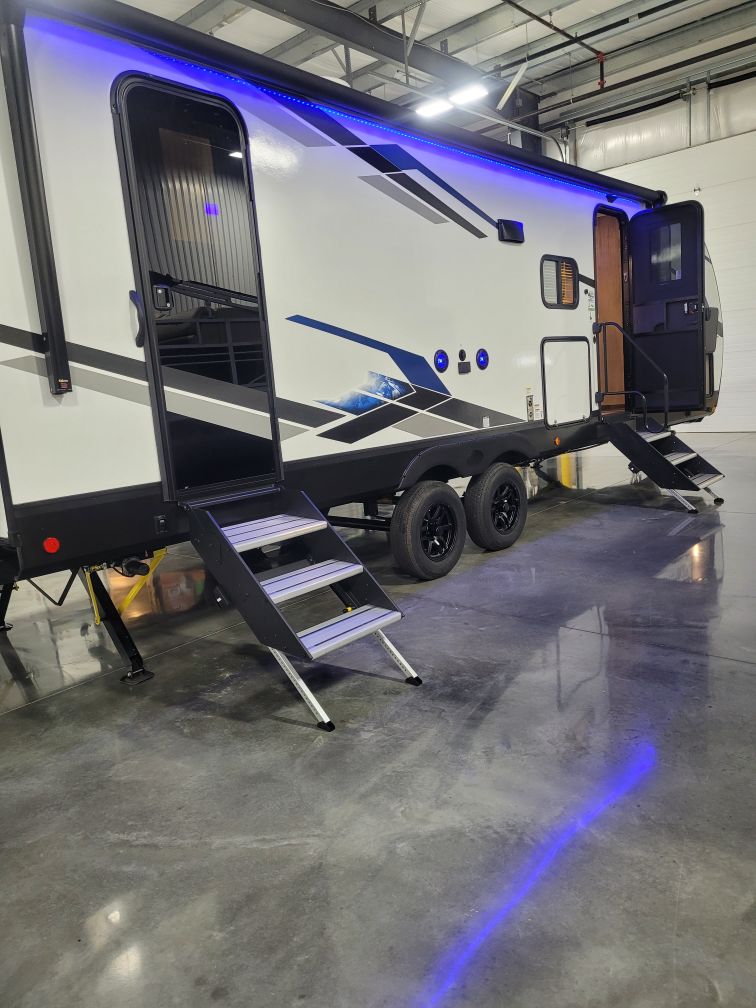 2024 Forest River Alpha wolf 26 ft. Bunkhouse  (DELIVERY ONLY)