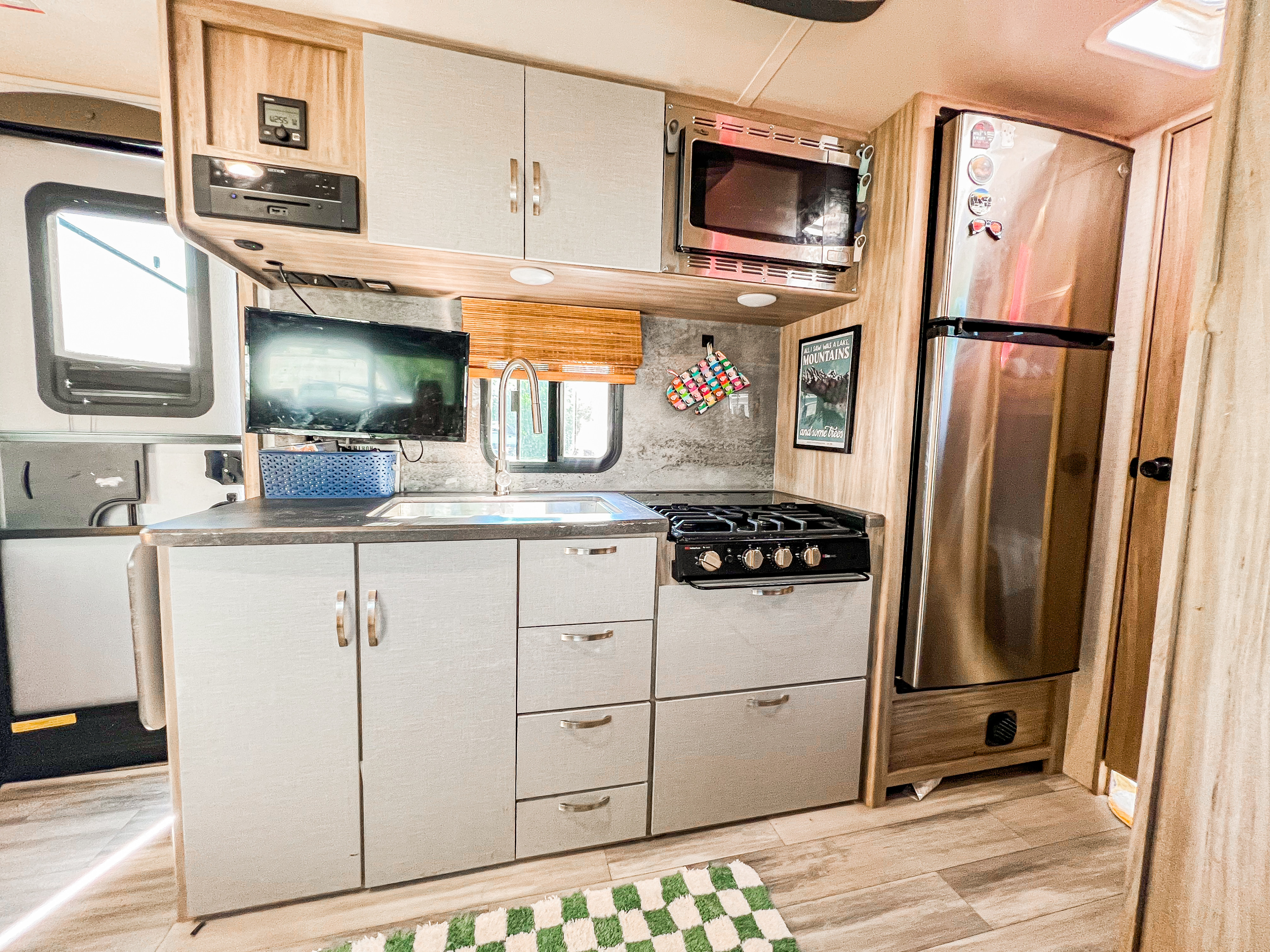Travel trailer RV Rental 